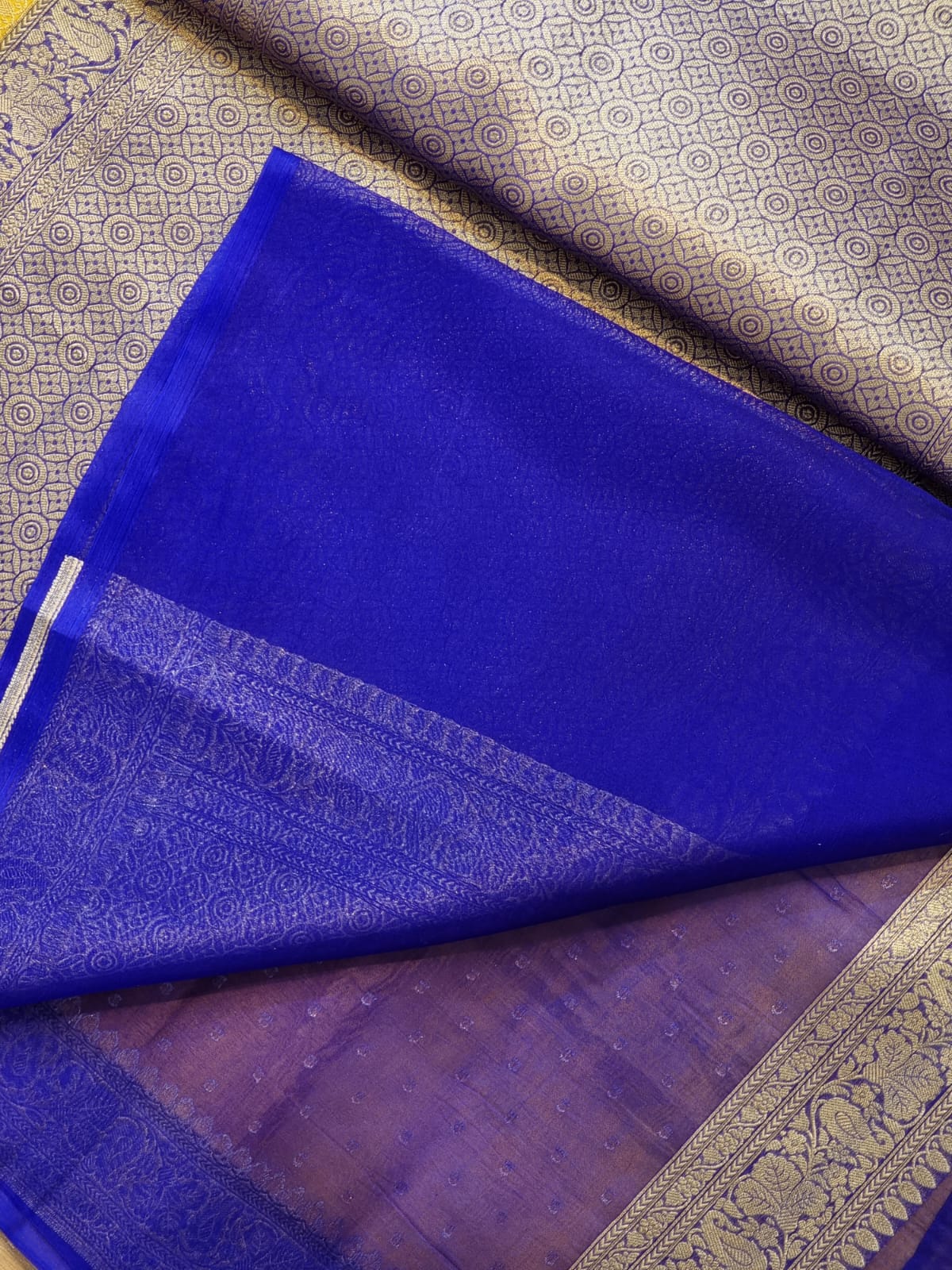 Handwoven Banarasi Pure Kora Silk Saree with contrast border Pallu and blouse with special tassels