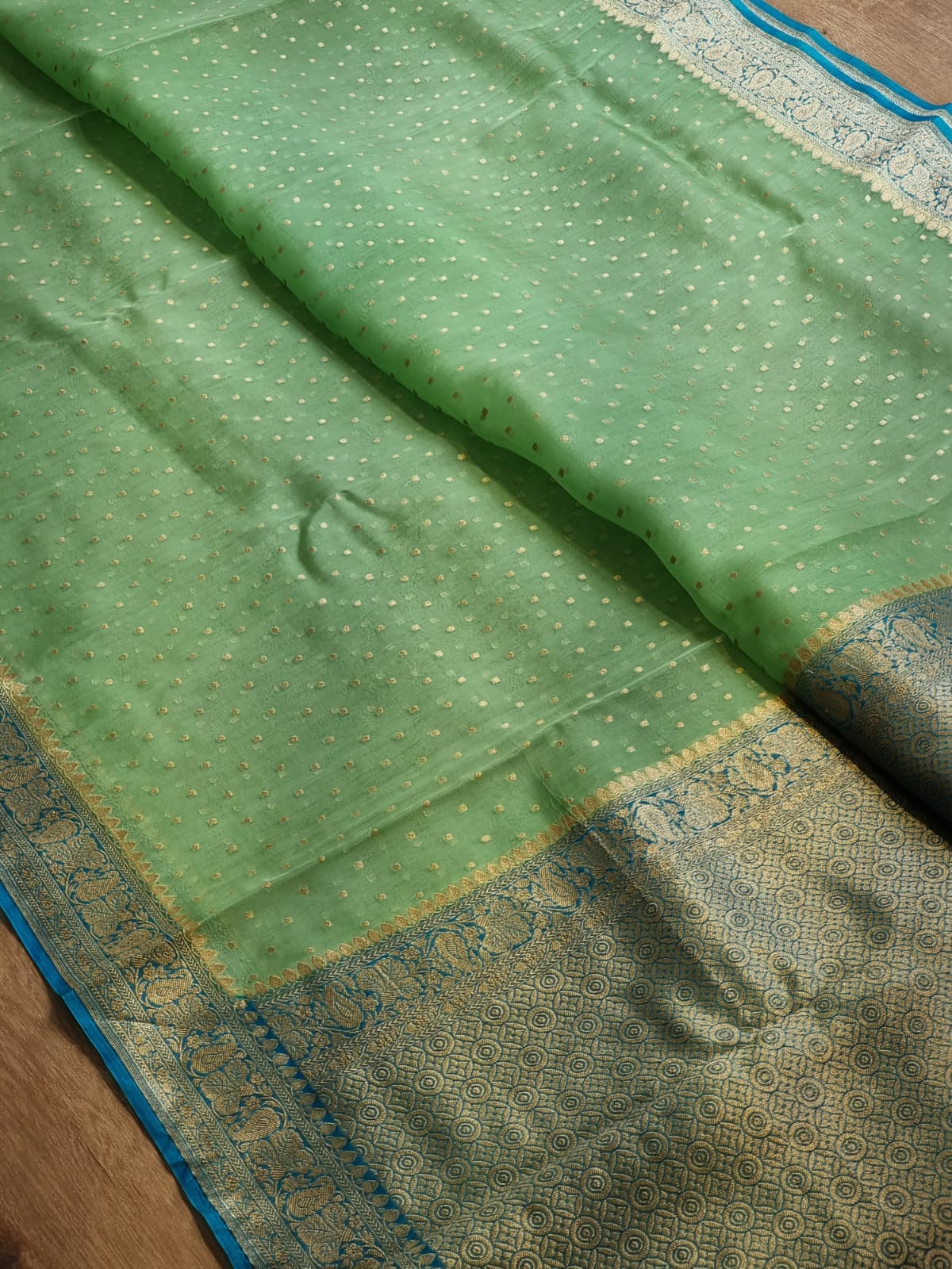 Handwoven Banarasi Pure Kora Silk Saree with contrast border Pallu and blouse with special tassels