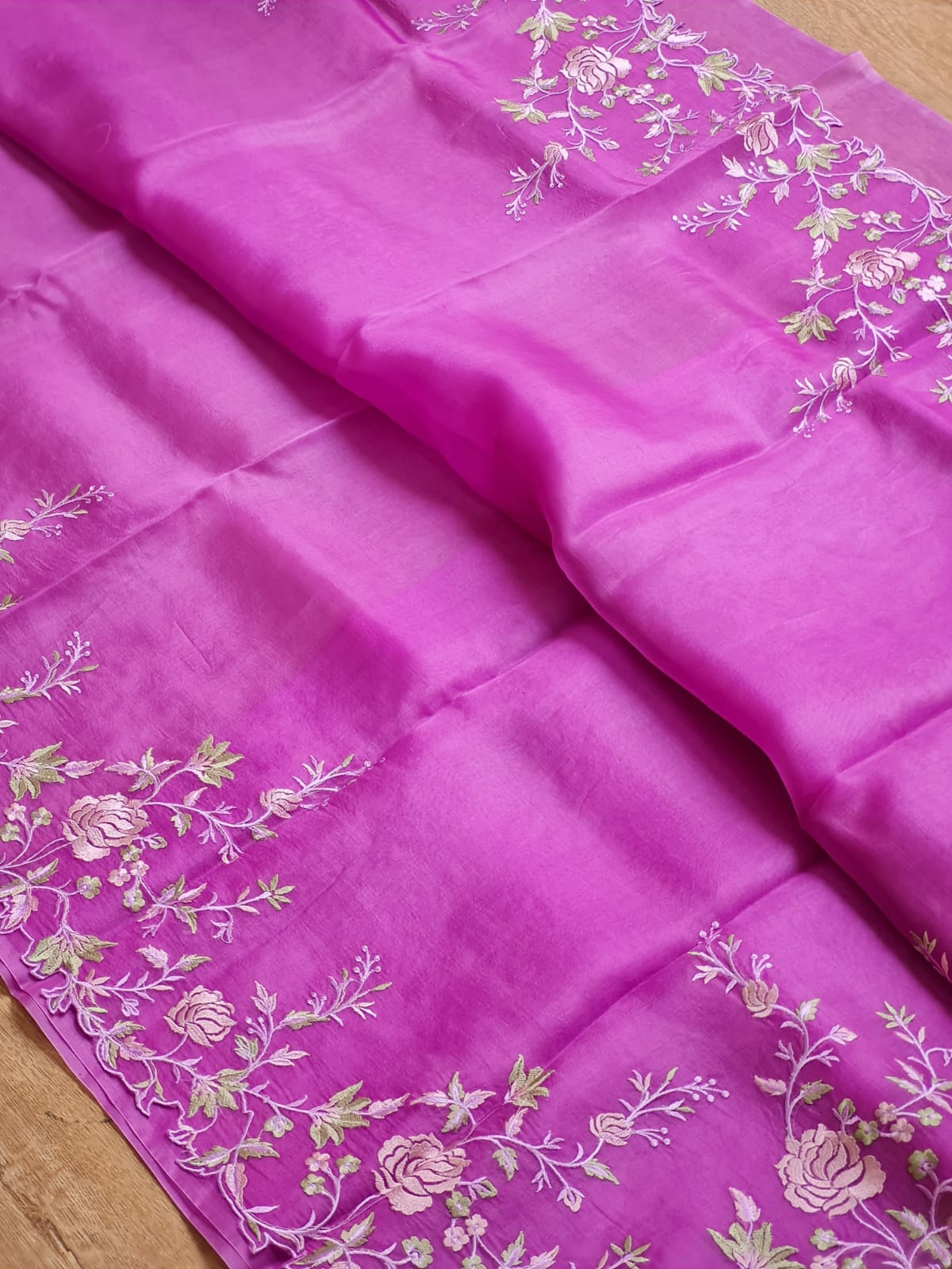 Pure Organza Silk Tilfy Embroidery Cutwork Scallop Border saree with plain blouse - Resham Wala