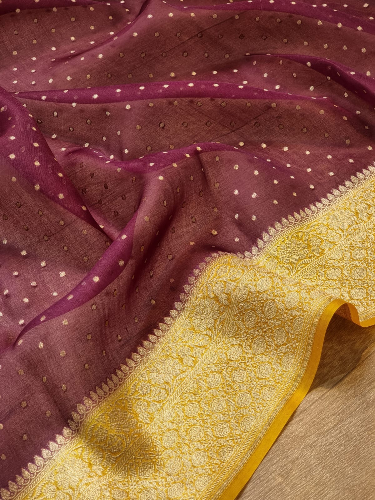 Handwoven Banarasi Pure Kora Silk Saree with contrast border Pallu and blouse with special tassels - Resham Wala