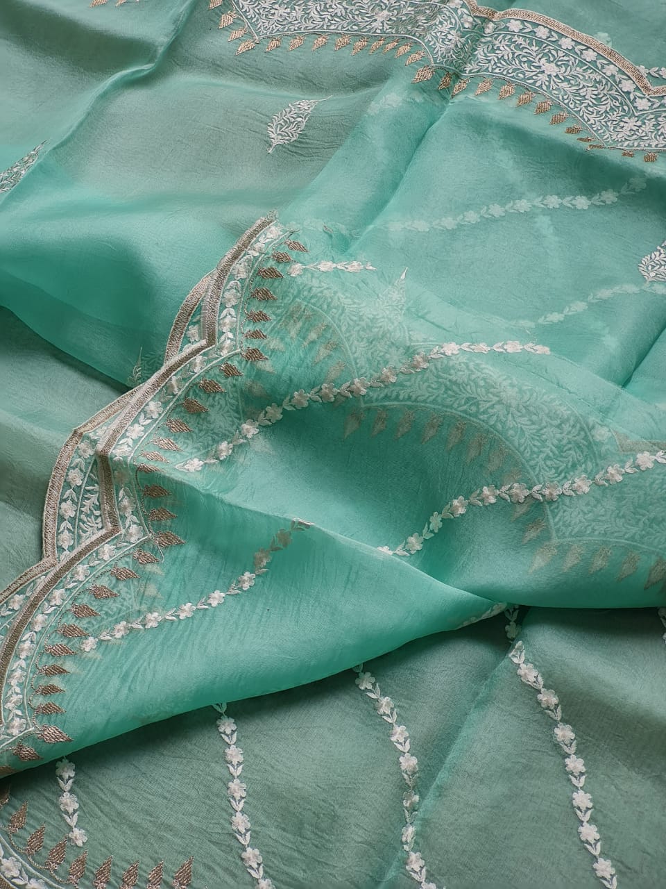 Banarasi Cotton Silk Saree Plain Body With Antique Zari Skirt Border-B –  Banarasikargha