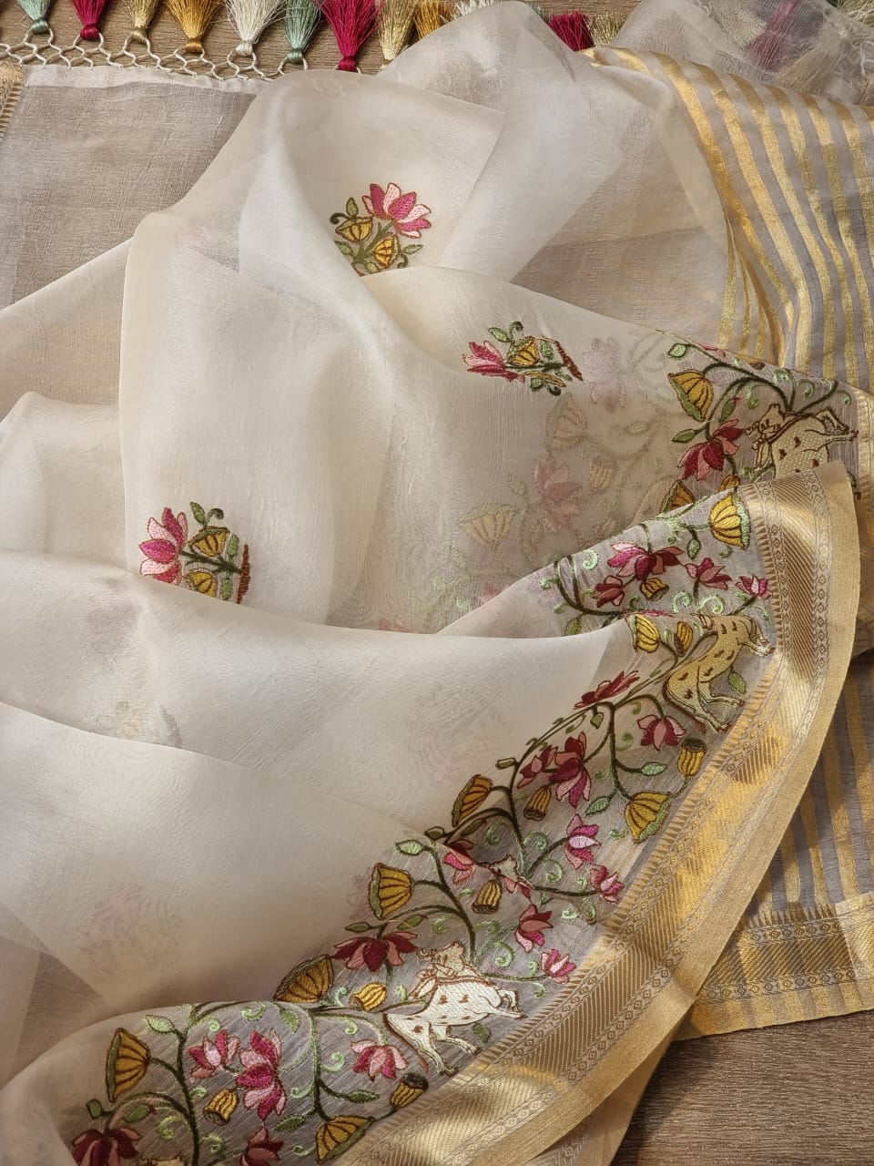 Buy Elegant Organza Sarees Online - Explore Plain Organza Saree Collection  | Soft Silk Saree Selection