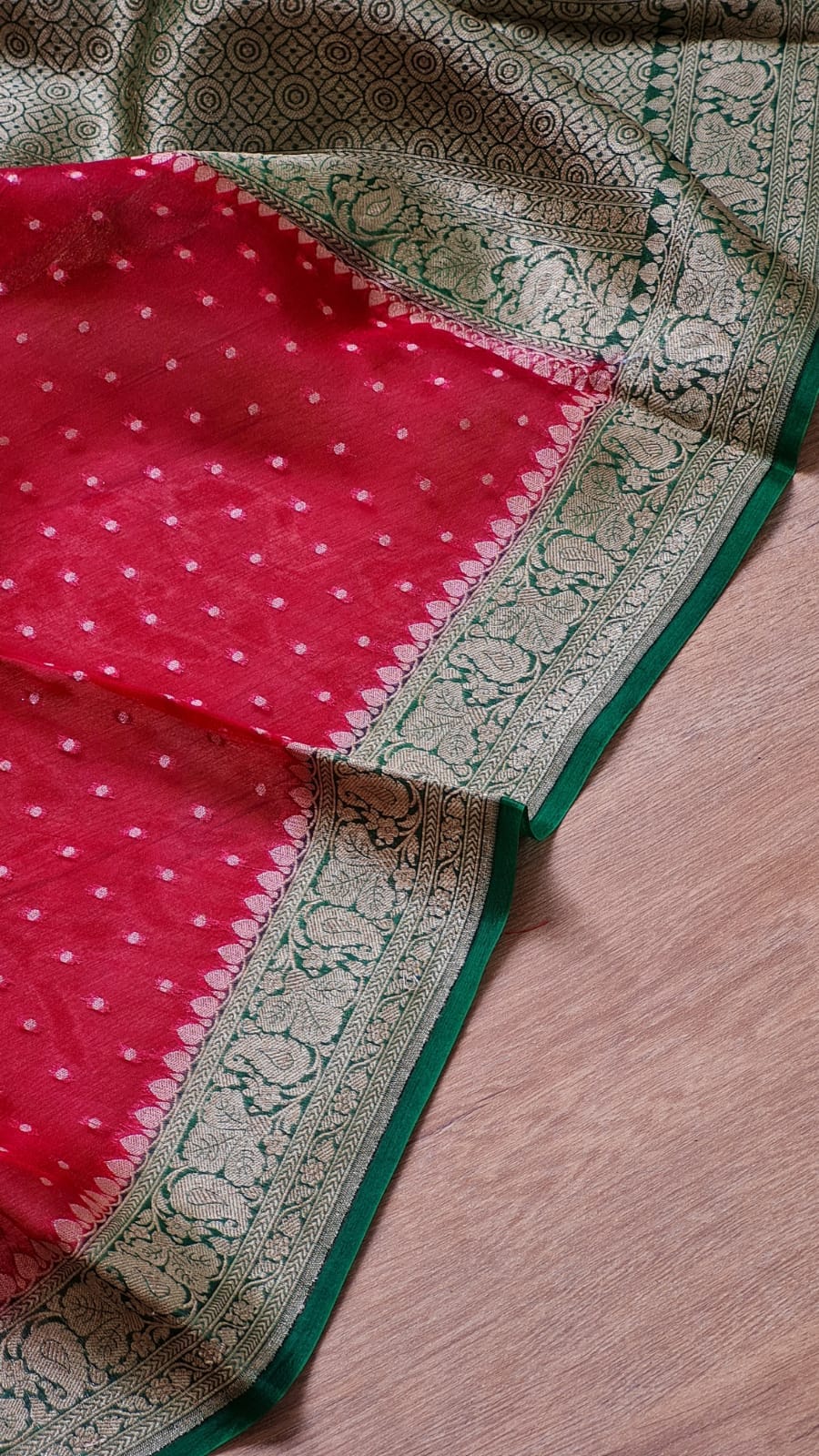 Handwoven Banarasi Pure Kora Silk Saree with contrast border Pallu and blouse with special tassels