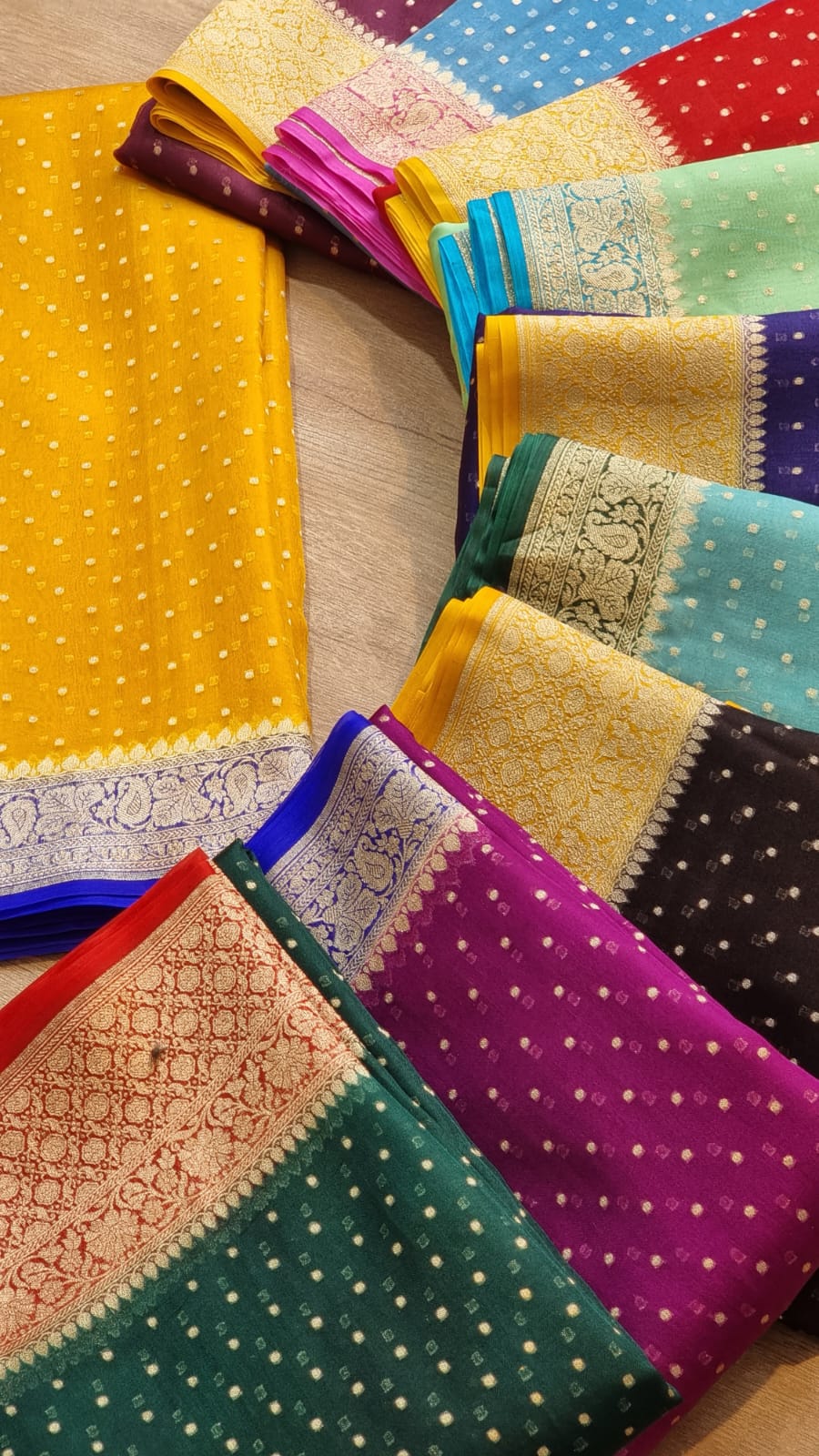 Handwoven Banarasi Pure Kora Silk Saree with contrast border Pallu and blouse with special tassels