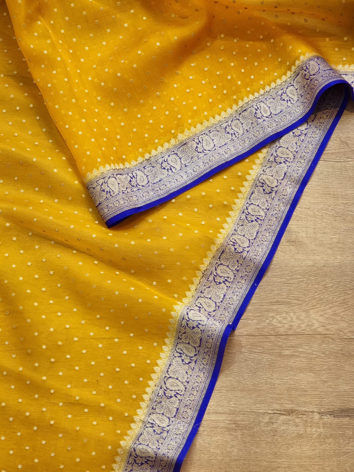 Handwoven Banarasi Pure Kora Silk Saree with contrast border Pallu and blouse with special tassels