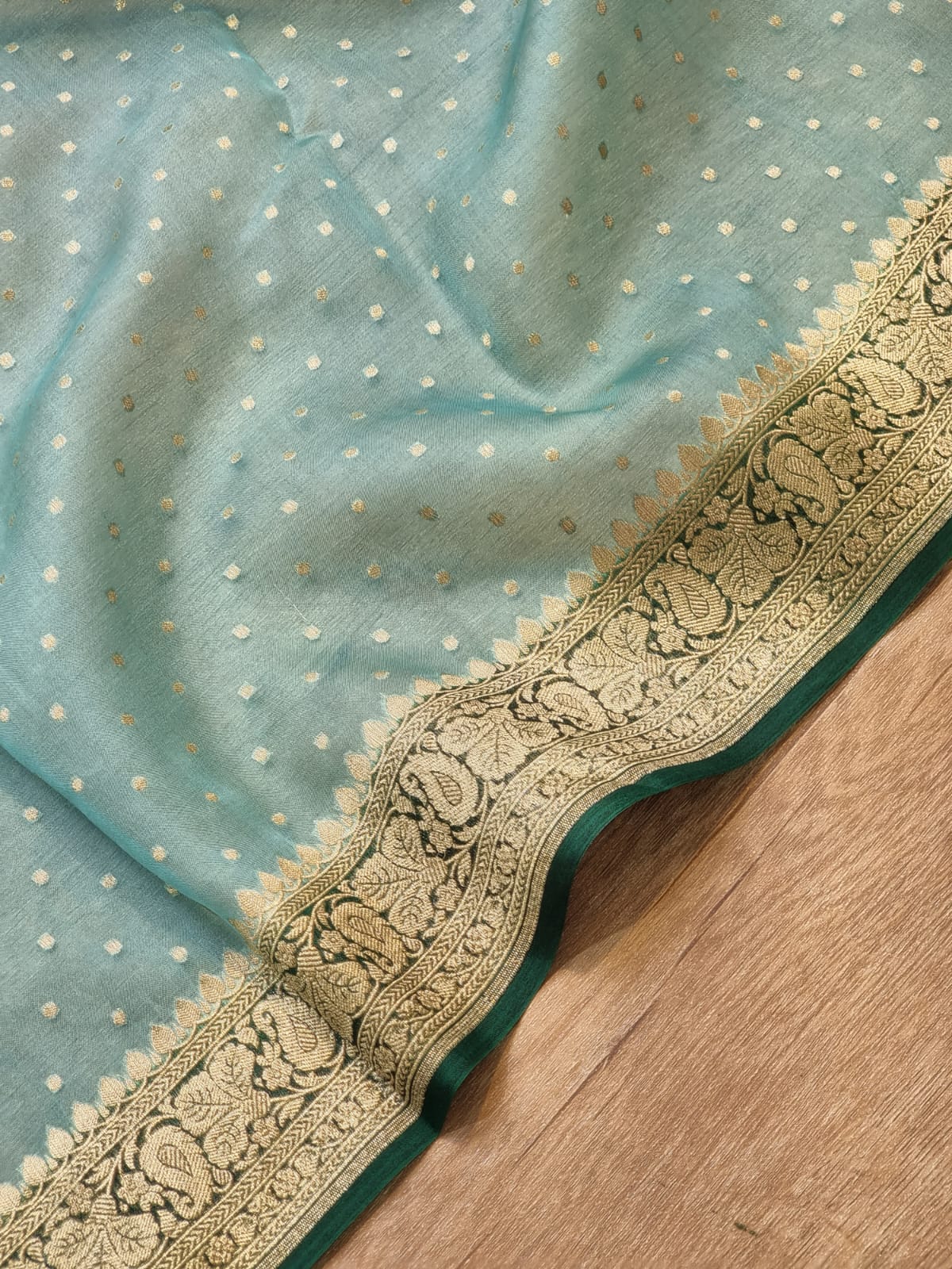 Handwoven Banarasi Pure Kora Silk Saree with contrast border Pallu and blouse with special tassels