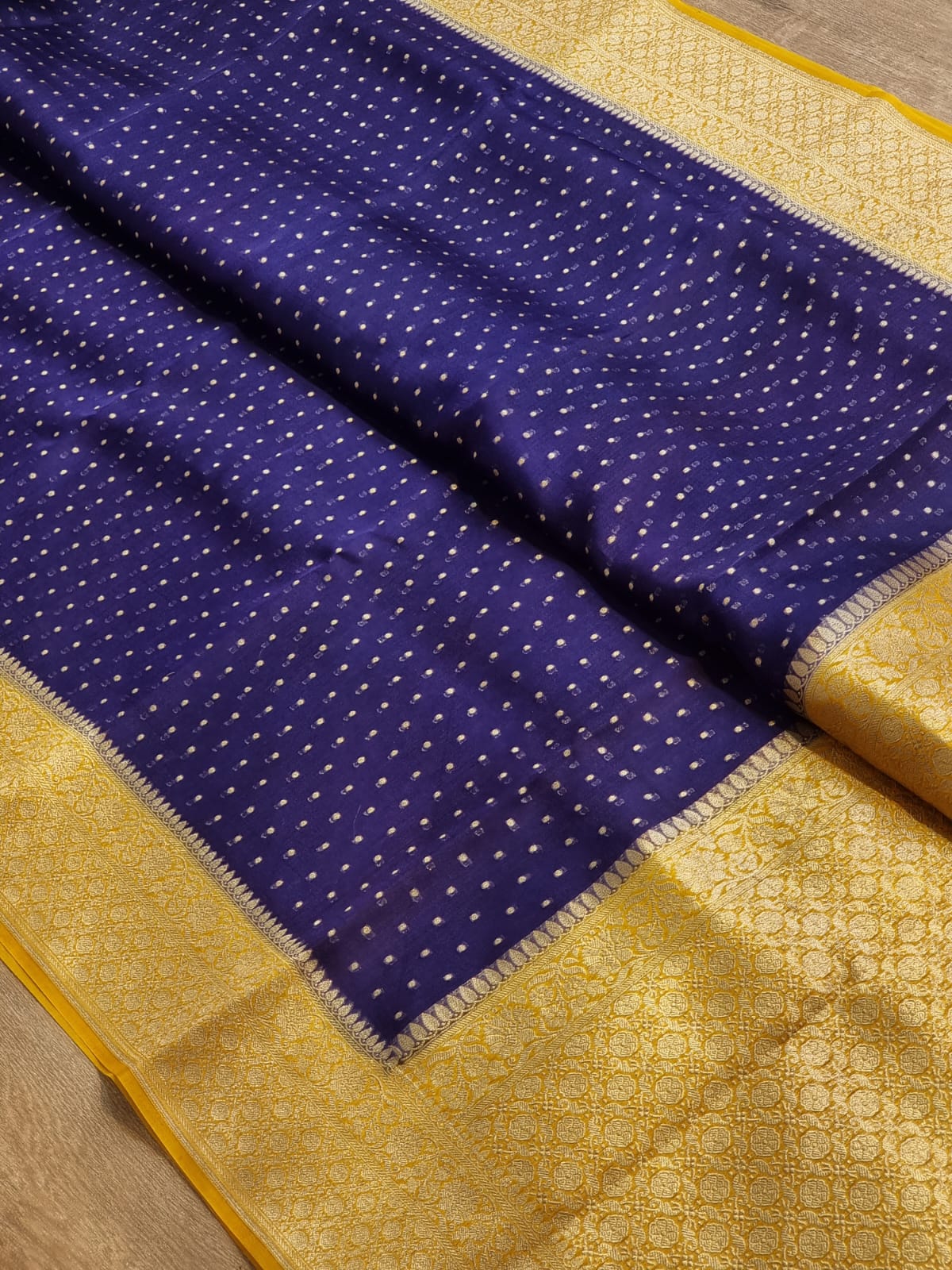 Handwoven Banarasi Pure Kora Silk Saree with contrast border Pallu and blouse with special tassels