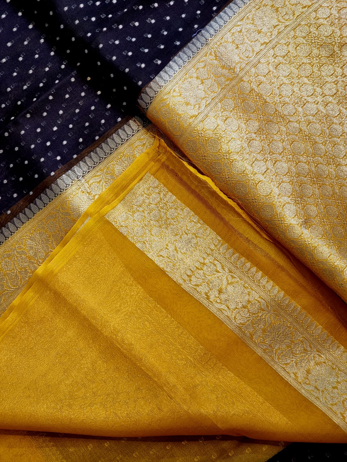 Handwoven Banarasi Pure Kora Silk Saree with contrast border Pallu and blouse with special tassels