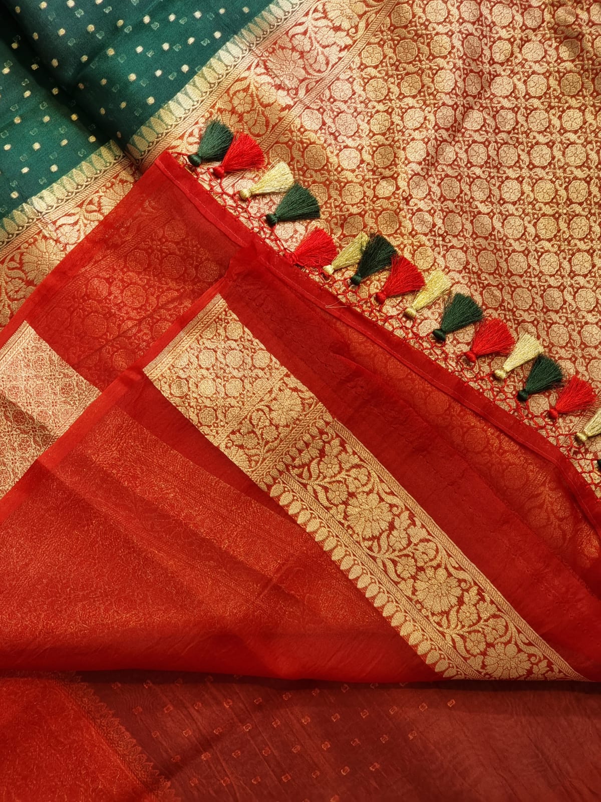 Handwoven Banarasi Pure Kora Silk Saree with contrast border Pallu and blouse with special tassels