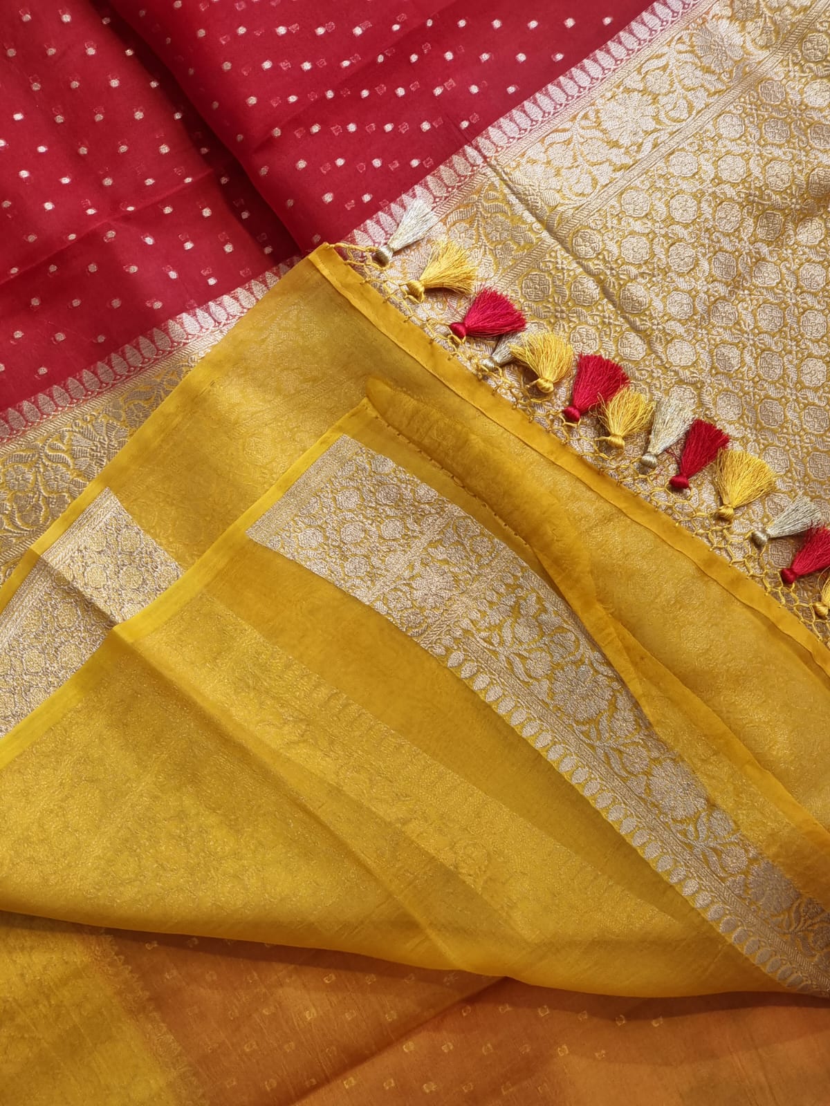 Handwoven Banarasi Pure Kora Silk Saree with contrast border Pallu and blouse with special tassels