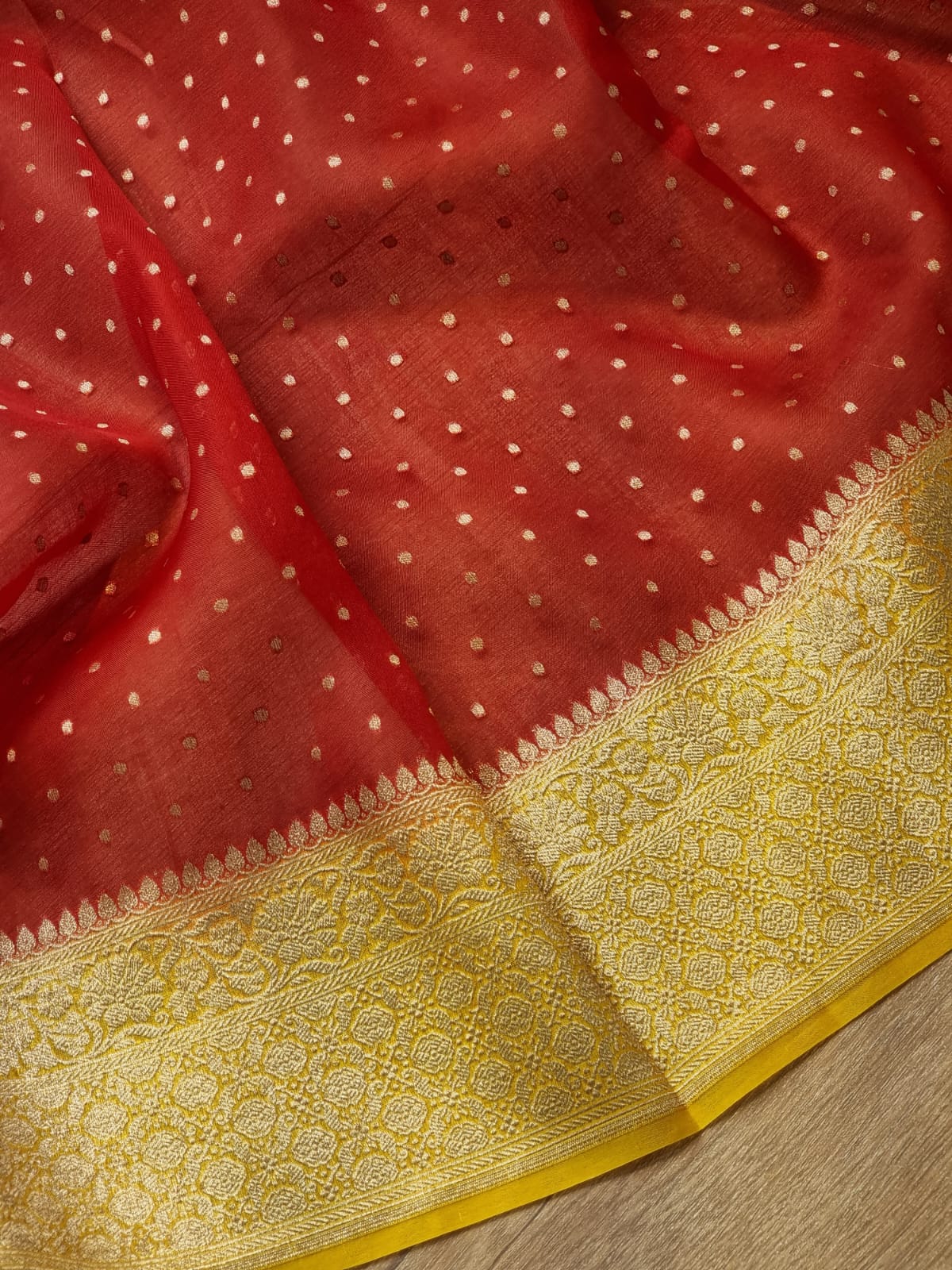 Handwoven Banarasi Pure Kora Silk Saree with contrast border Pallu and blouse with special tassels