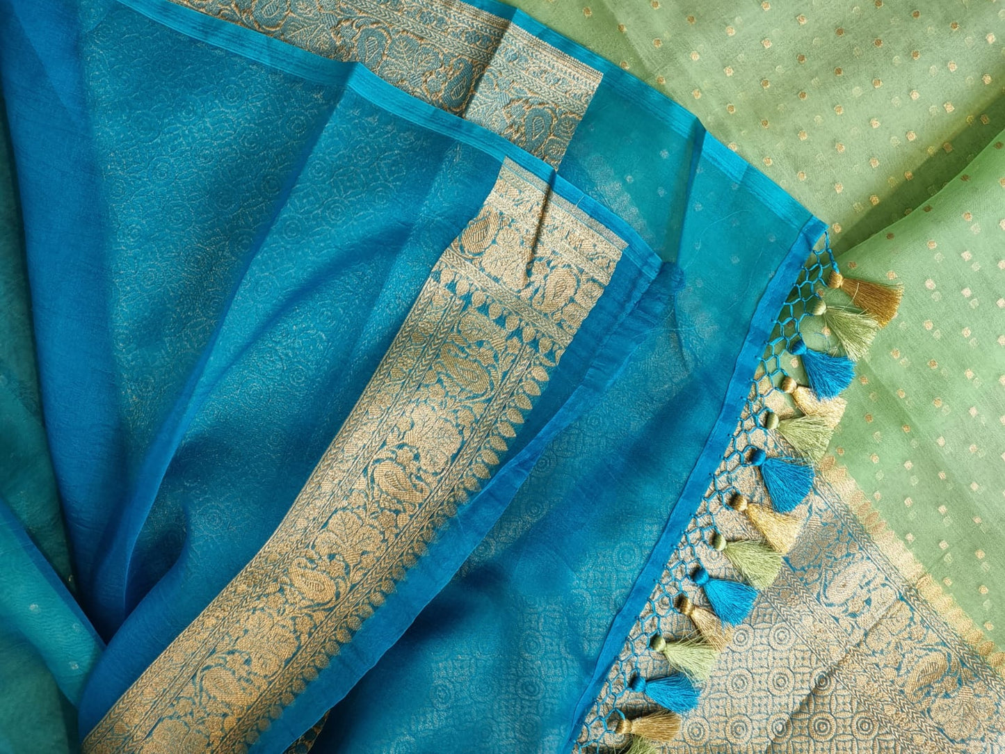 Handwoven Banarasi Pure Kora Silk Saree with contrast border Pallu and blouse with special tassels