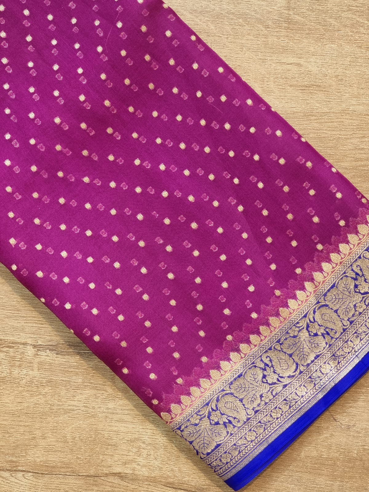 Handwoven Banarasi Pure Kora Silk Saree with contrast border Pallu and blouse with special tassels - Resham Wala