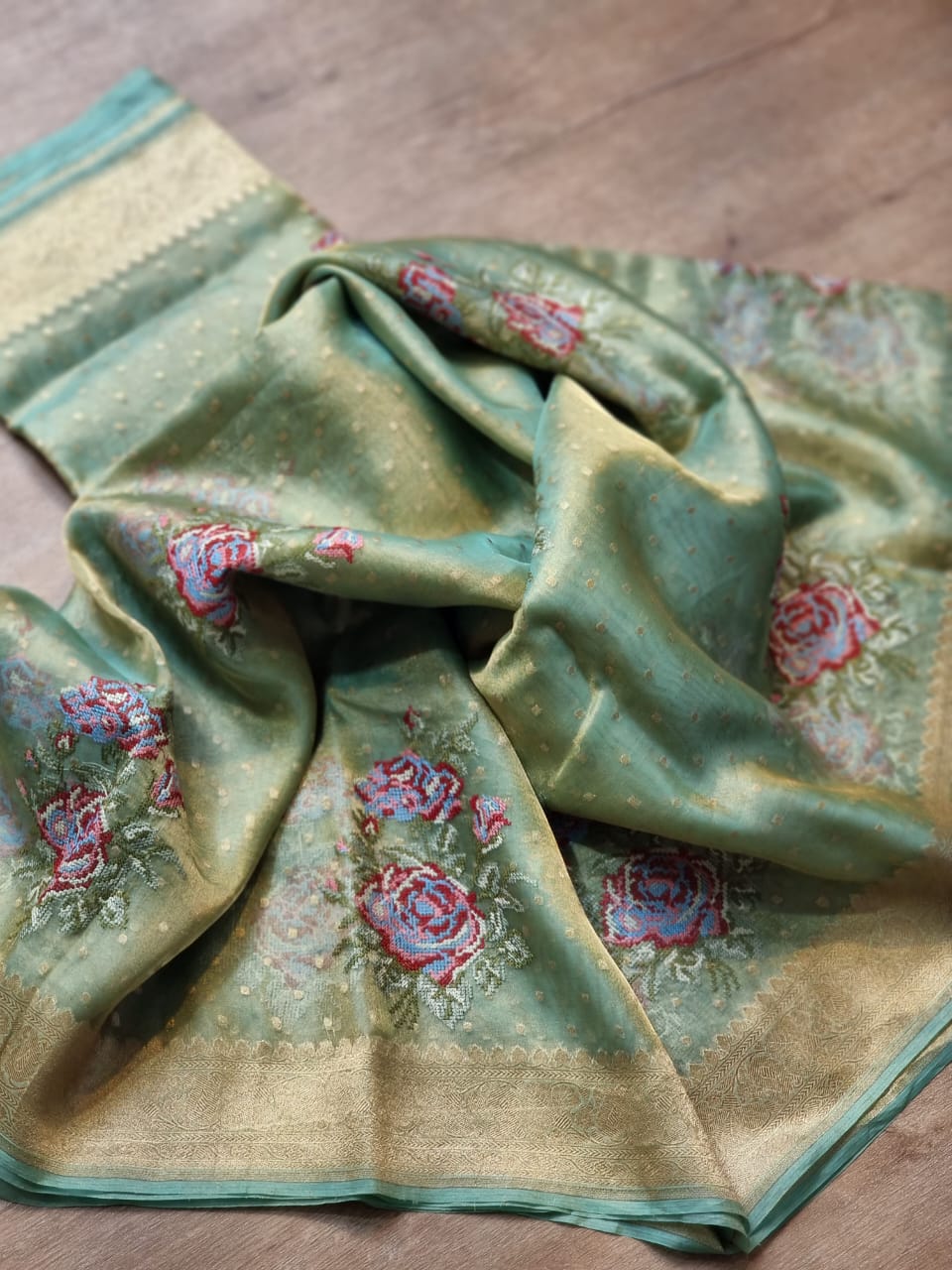 Handwoven Banarasi Pure Tissue Silk Chunri Buti Saree - cross-stitch buta embroidery detail