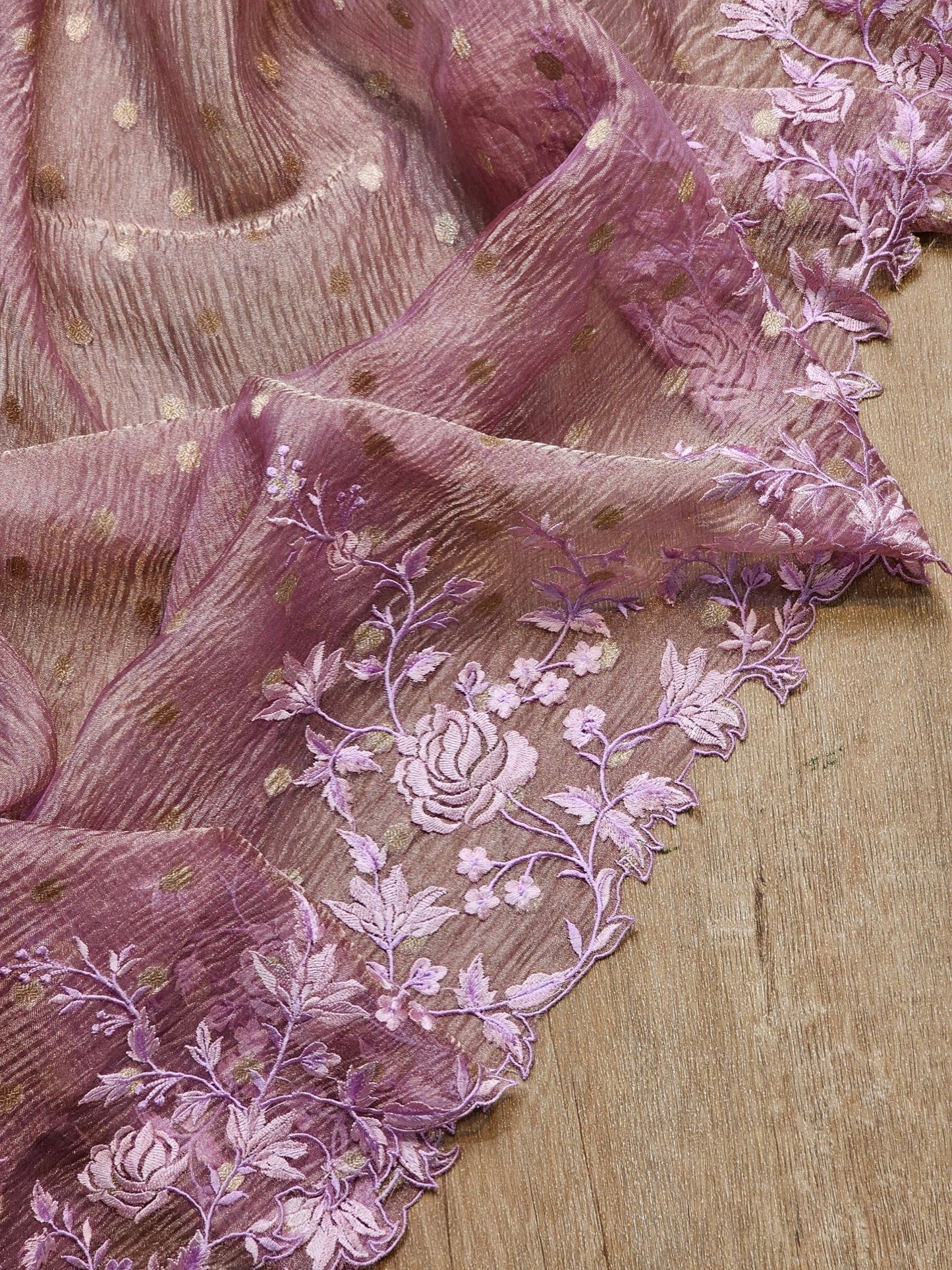 Pure Banarasi crush Tissue with zari buti and Tilfy embroidery cutwork scallop border paired with banarasi brocade blouse - Resham Wala