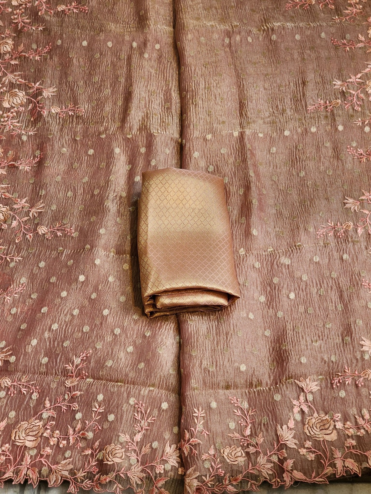 Pure Banarasi crush Tissue with zari buti and Tilfy embroidery cutwork scallop border paired with banarasi brocade blouse - Resham Wala