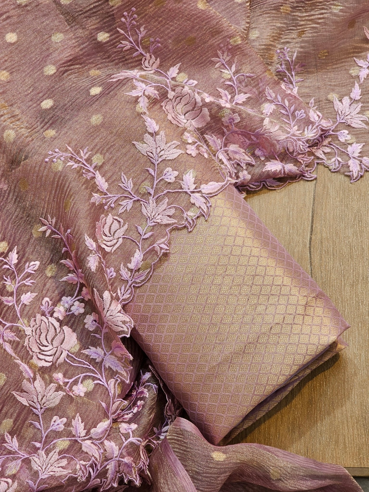 Pure Banarasi crush Tissue with zari buti and Tilfy embroidery cutwork scallop border paired with banarasi brocade blouse - Resham Wala