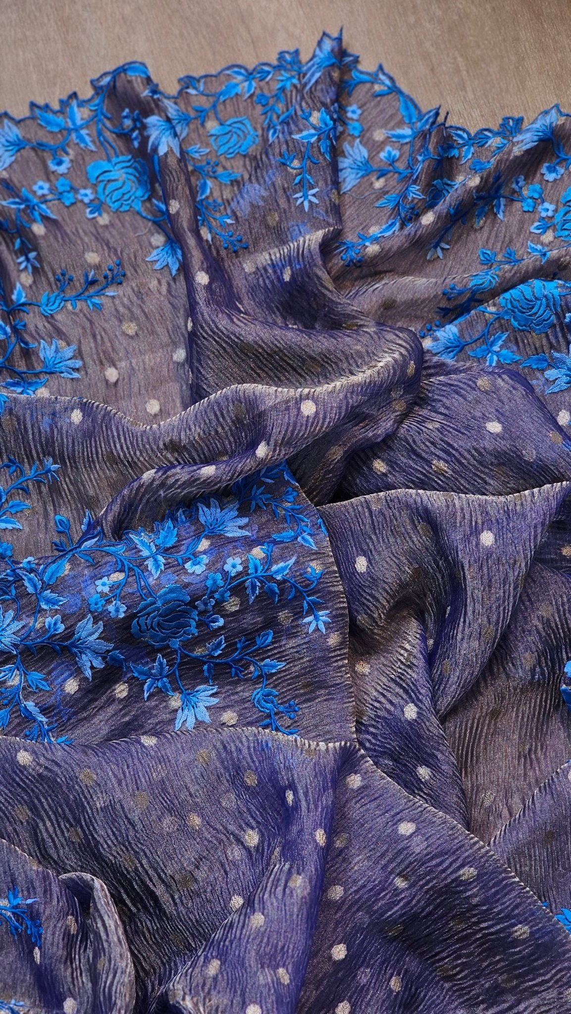 Pure Banarasi crush Tissue with zari buti and Tilfy embroidery cutwork scallop border paired with banarasi brocade blouse - Resham Wala