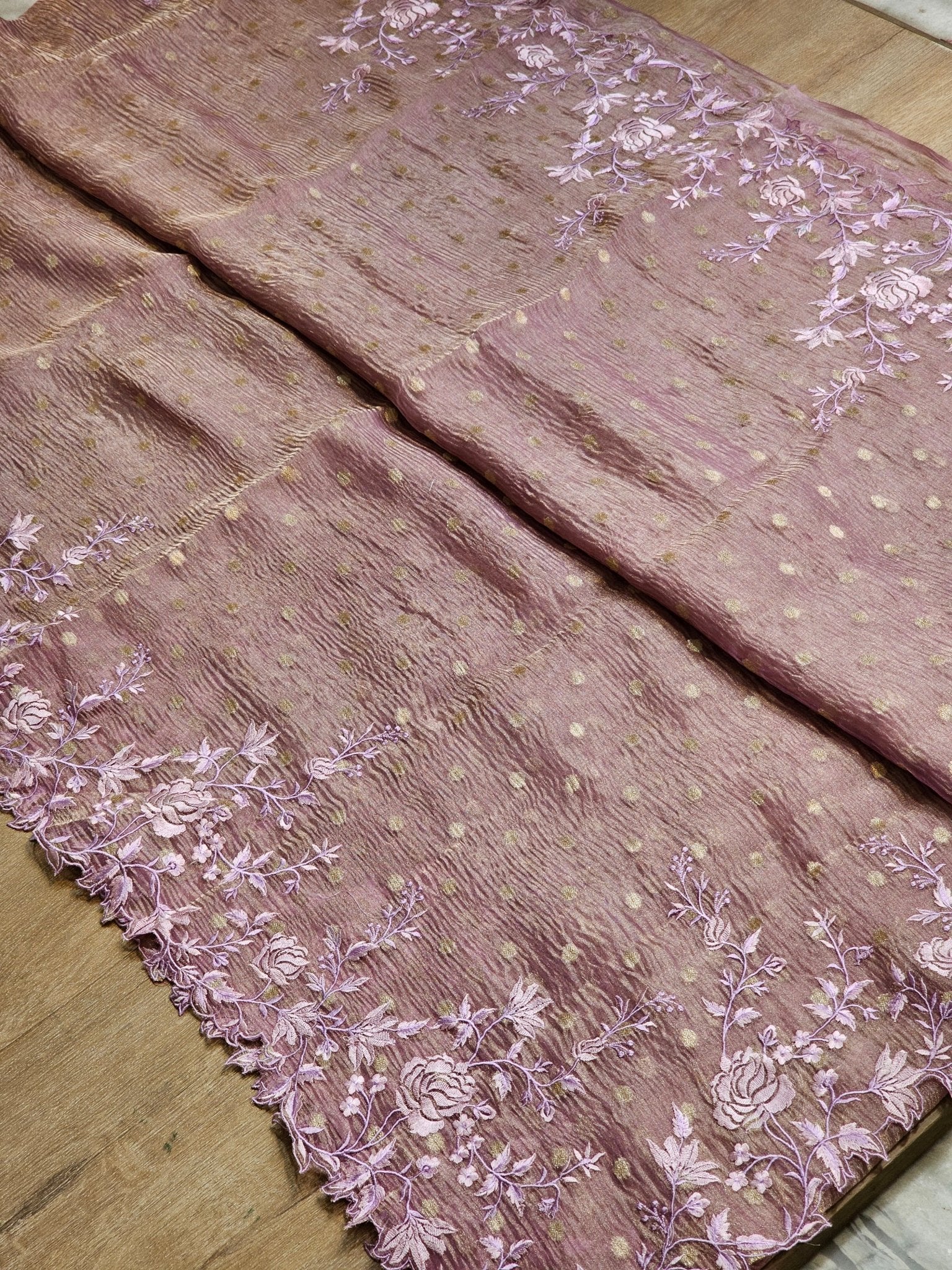 Pure Banarasi crush Tissue with zari buti and Tilfy embroidery cutwork scallop border paired with banarasi brocade blouse - Resham Wala