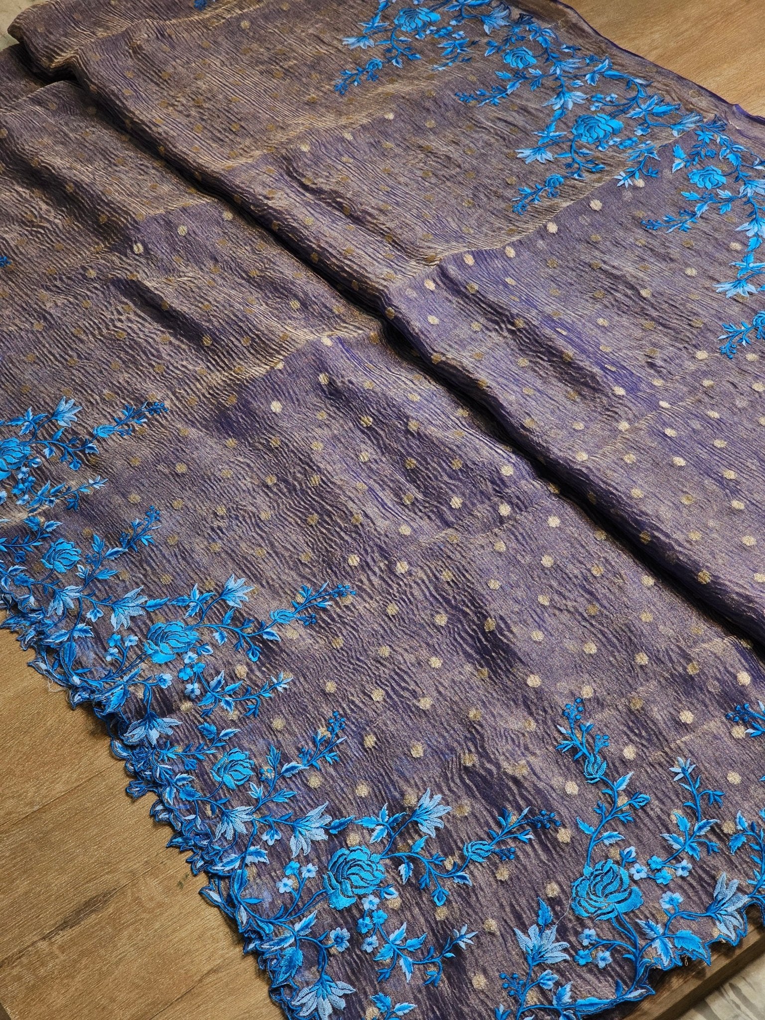 Pure Banarasi crush Tissue with zari buti and Tilfy embroidery cutwork scallop border paired with banarasi brocade blouse - Resham Wala