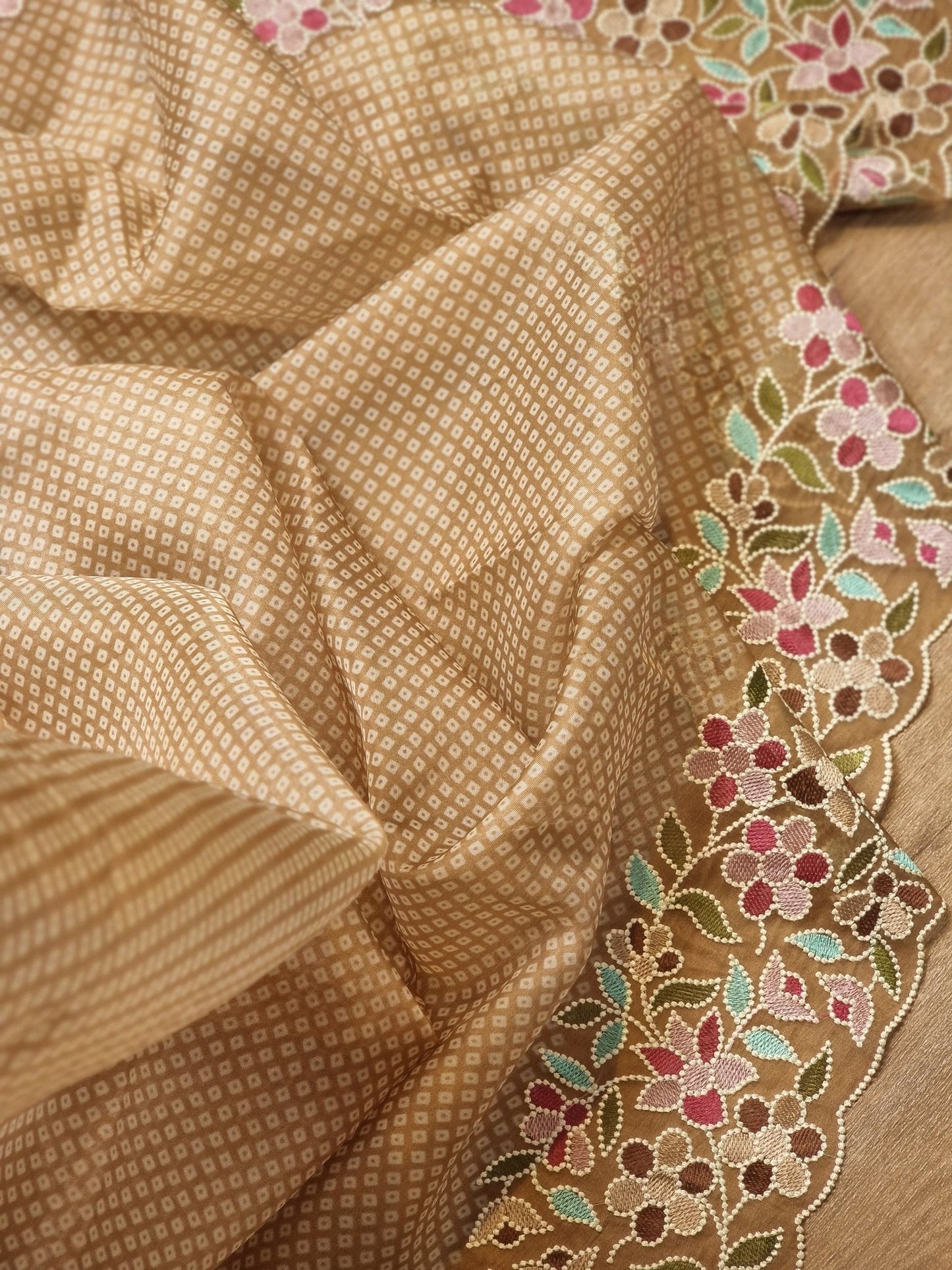 Pure Organza Silk Bandhej Printed Saree - model wearing saree with jewellery