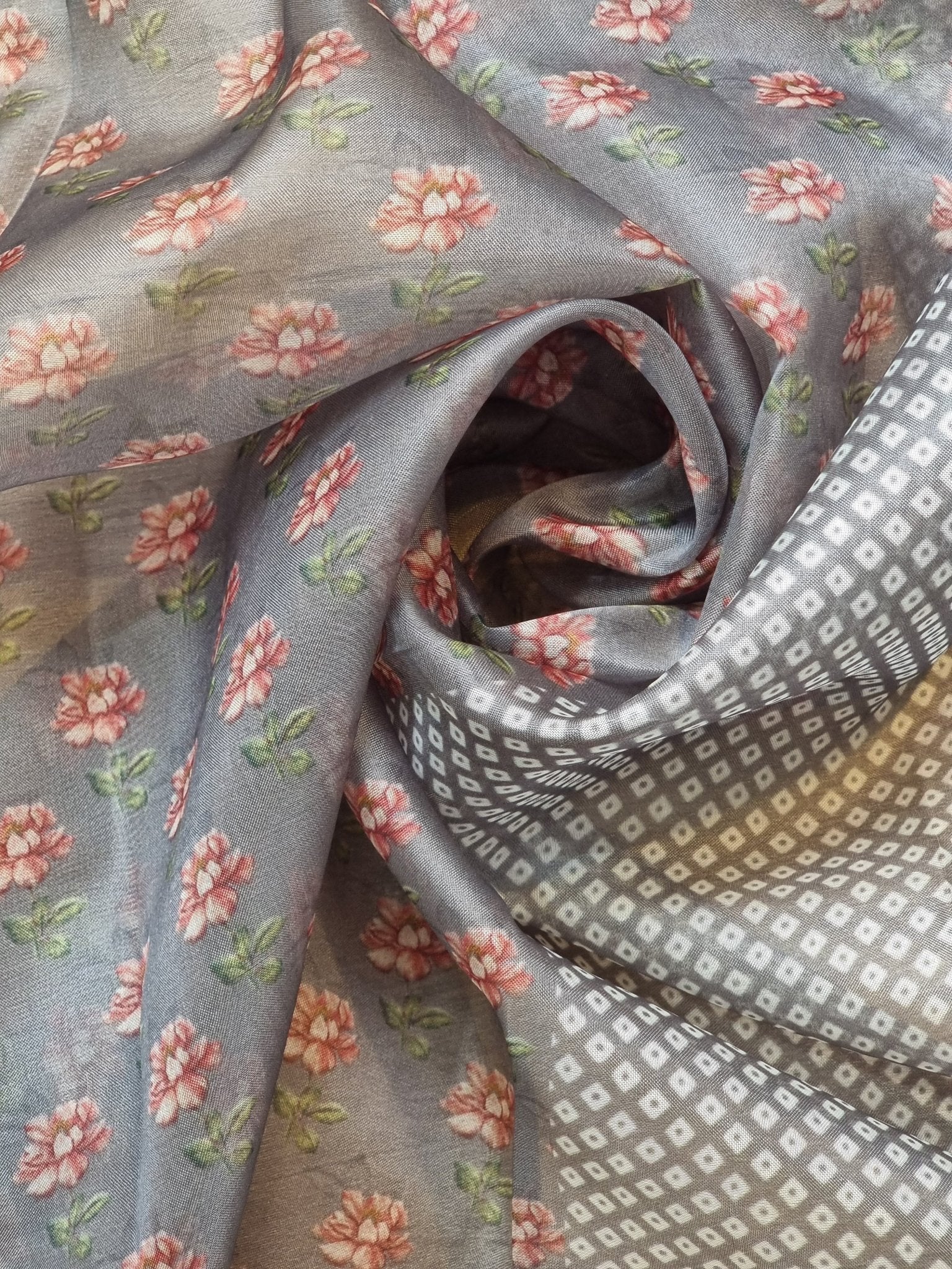 Pure Organza Silk Bandhej Printed Saree with Multi floret Embroidery Scallop Border and Floral printed Blouse - Resham Wala