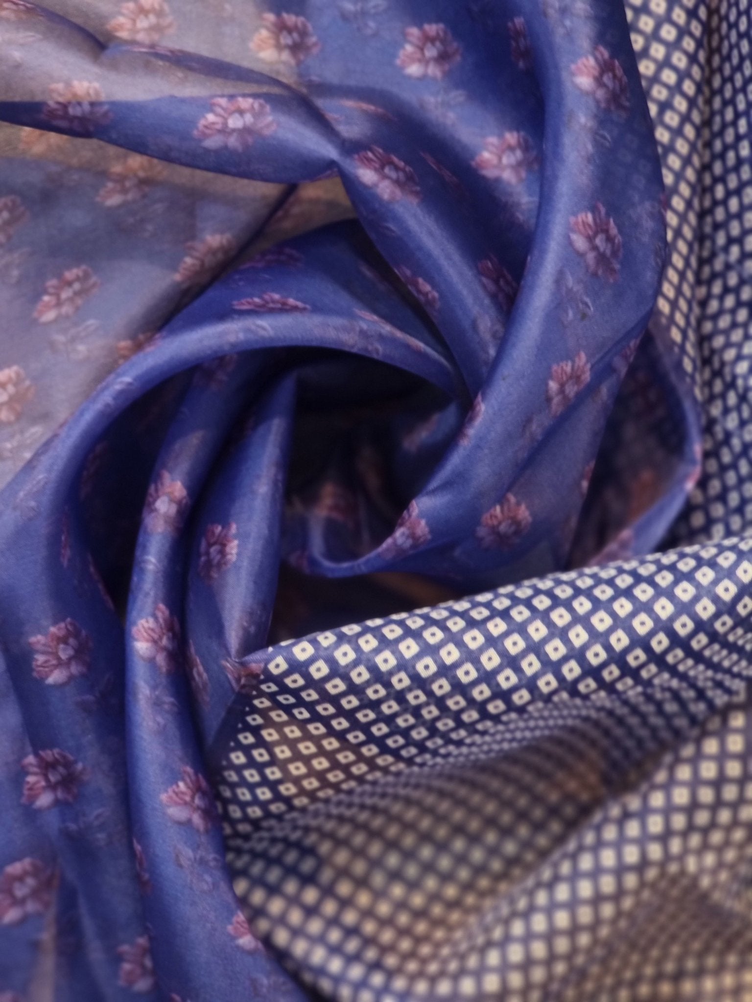 Pure Organza Silk Bandhej Printed Saree with Multi floret Embroidery Scallop Border and Floral printed Blouse - Resham Wala