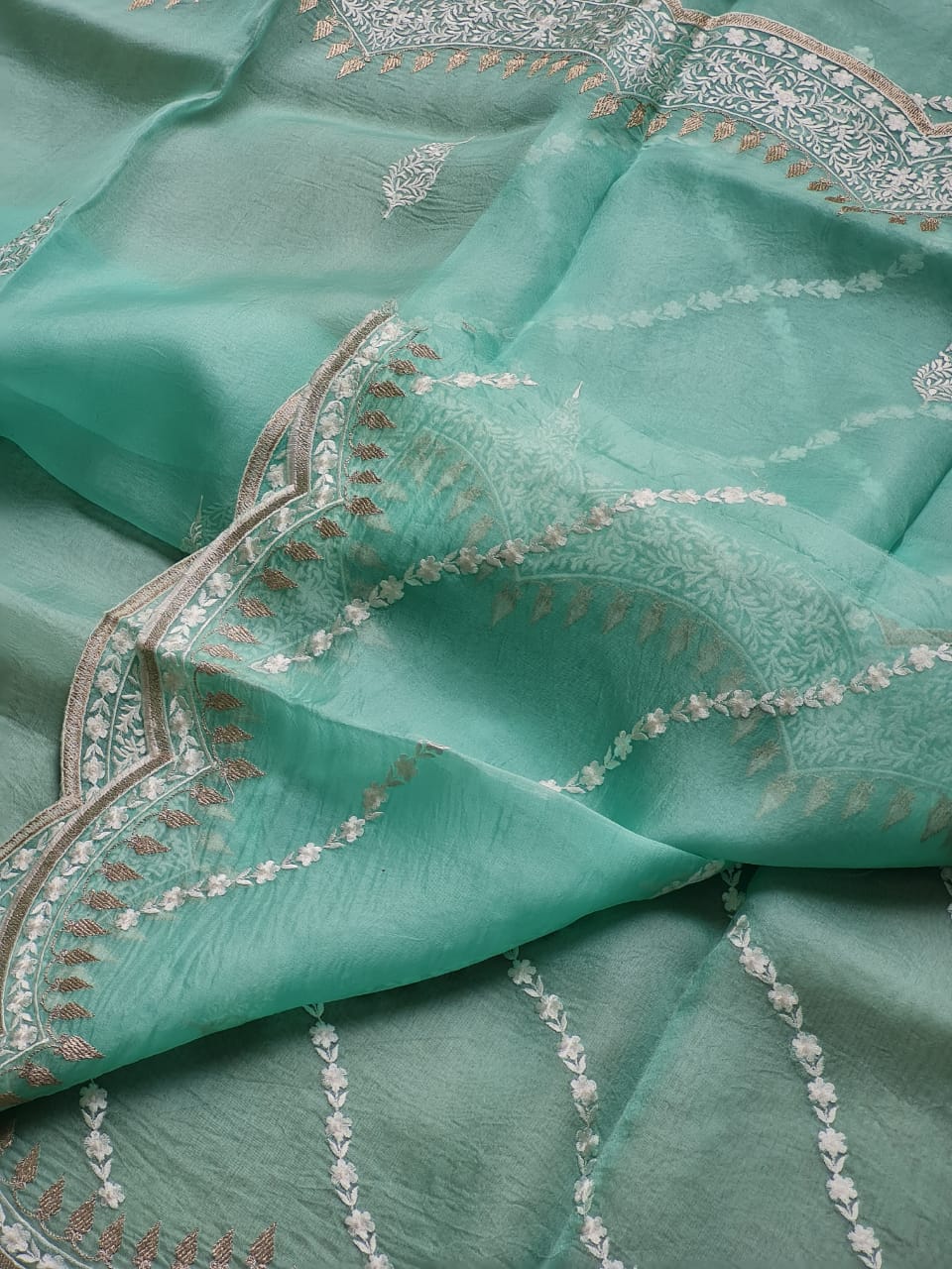 Pure Organza Silk Cutwork Buti Scallop Saree - Yellow shade