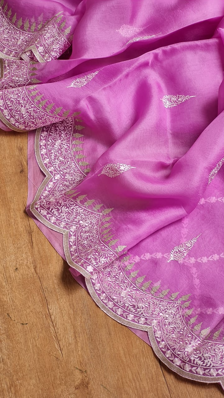 Pure Organza Silk Cutwork Buti Scallop Saree - Lavender shade