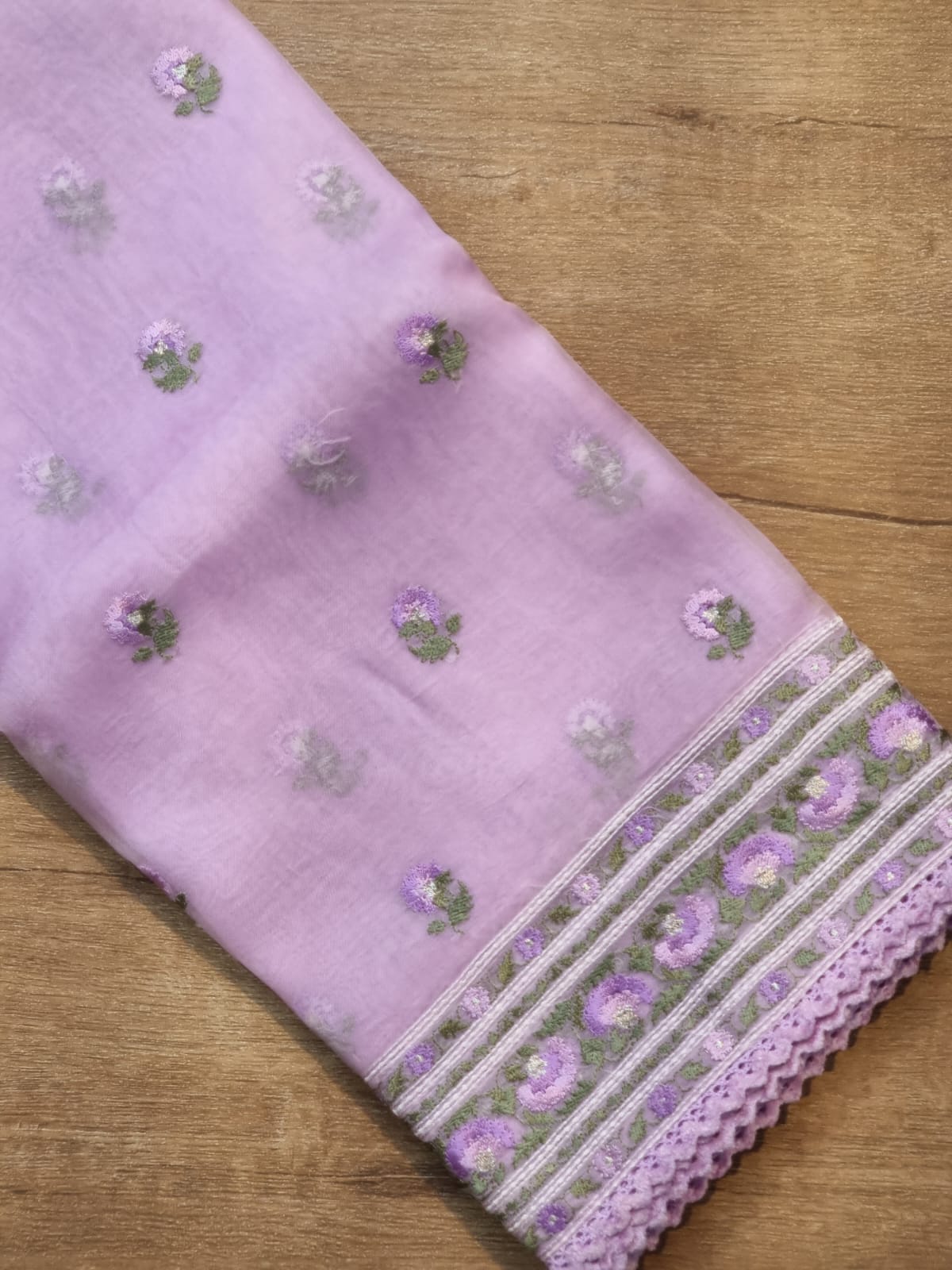 Pure Organza Silk Embroidered Border Buti Saree - Lilac Lavender shade