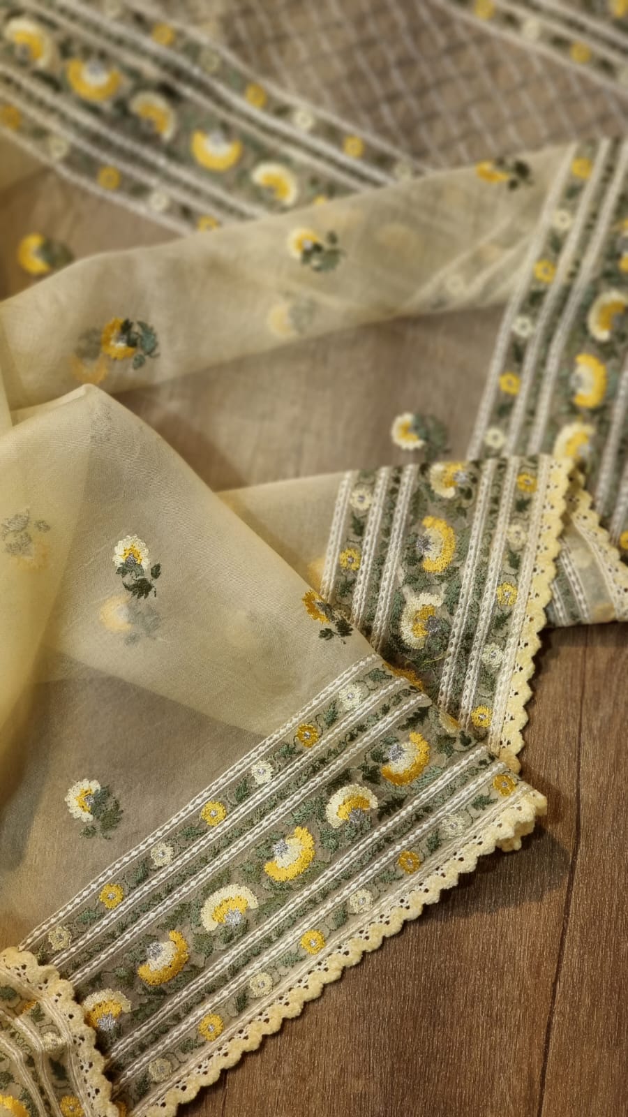Pure Organza Silk Embroidered Border Buti Saree - waist drape view
