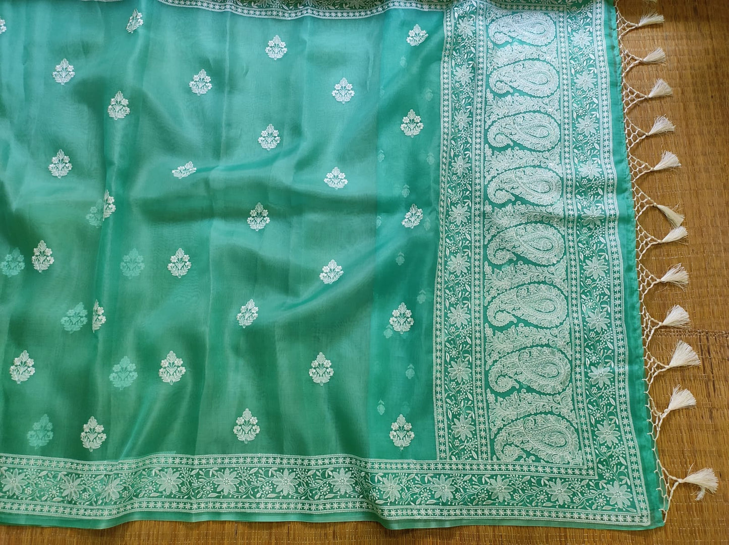 Pure Organza Silk Buta Border Saree - Gray shade