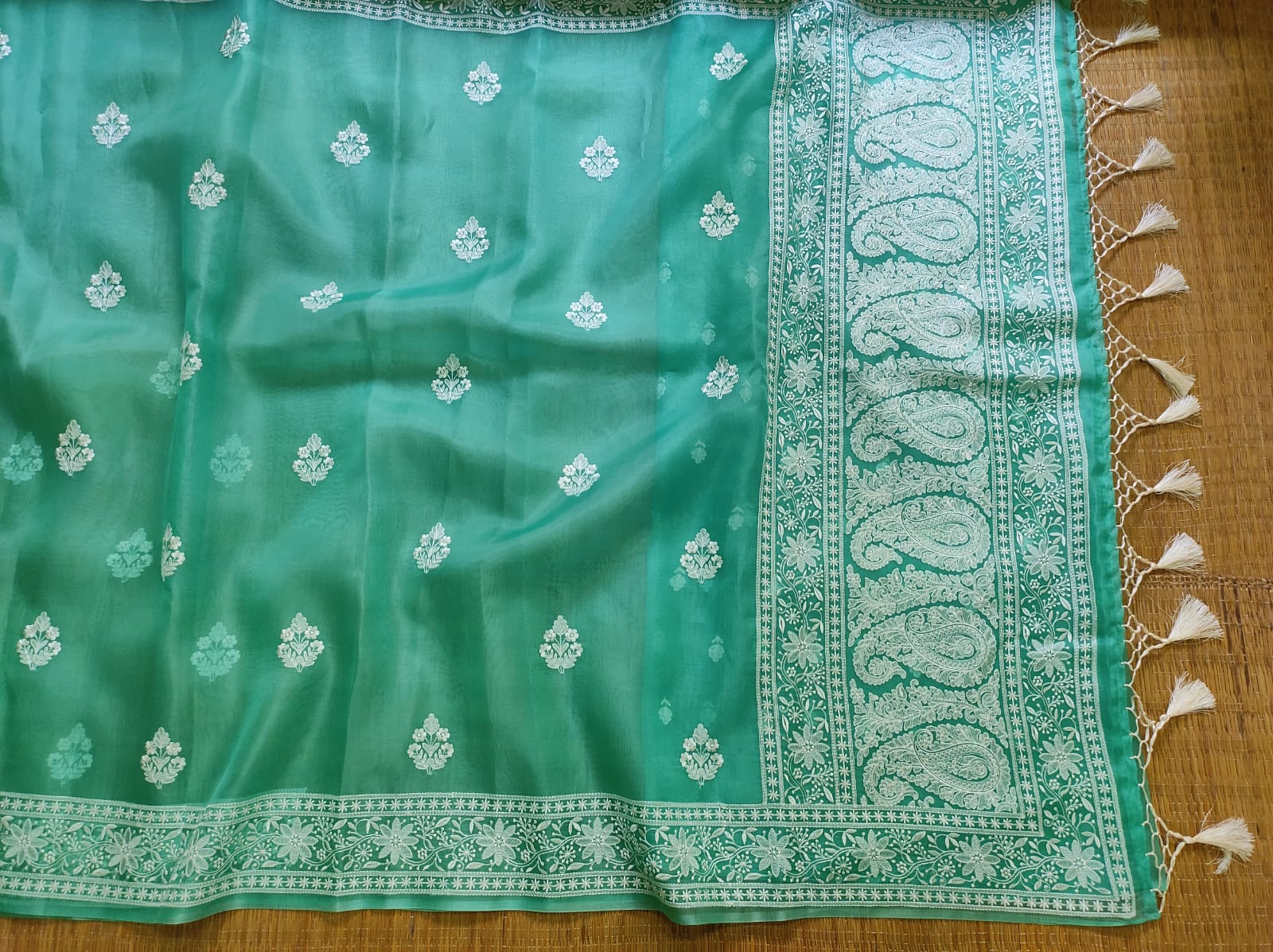 Pure Organza Silk Buta Border Saree - Gray shade