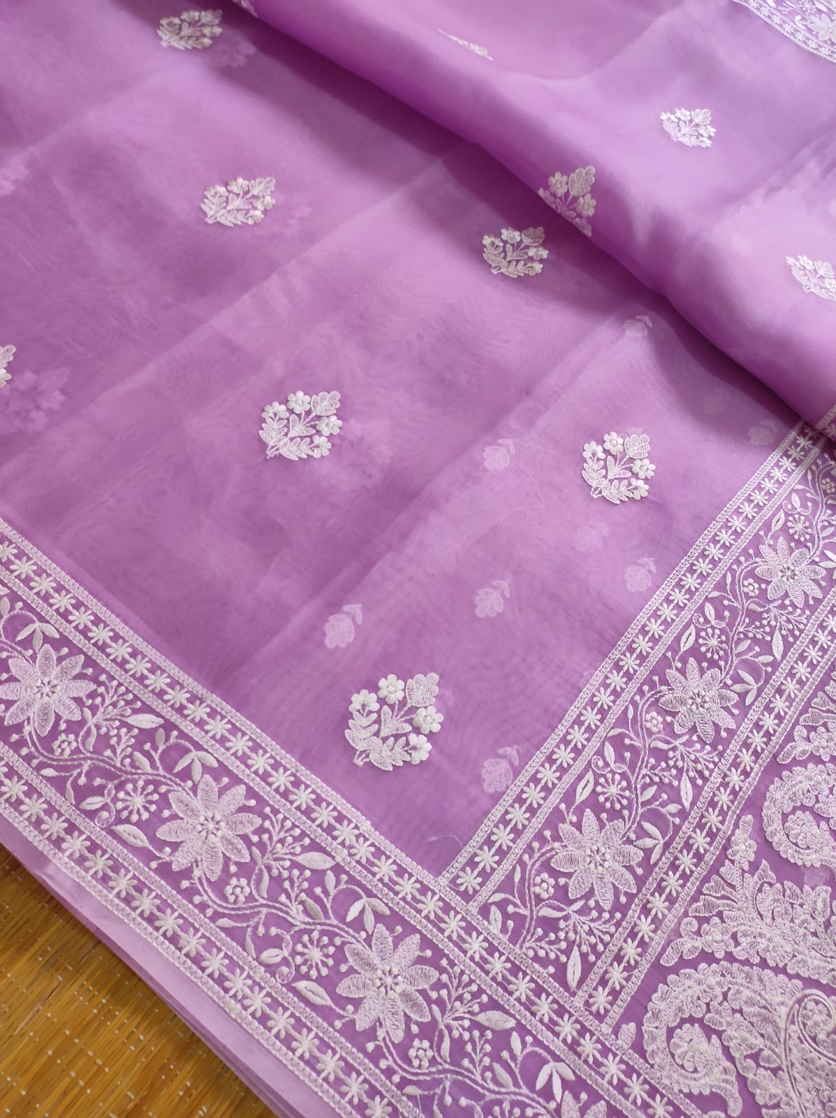 Pure Organza Silk Buta Border Saree - model wearing saree with jewellery