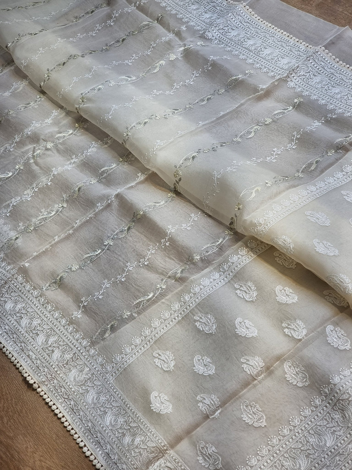 Pure Organza Silk Figure Latar Embroidery Saree - Offwhite shade