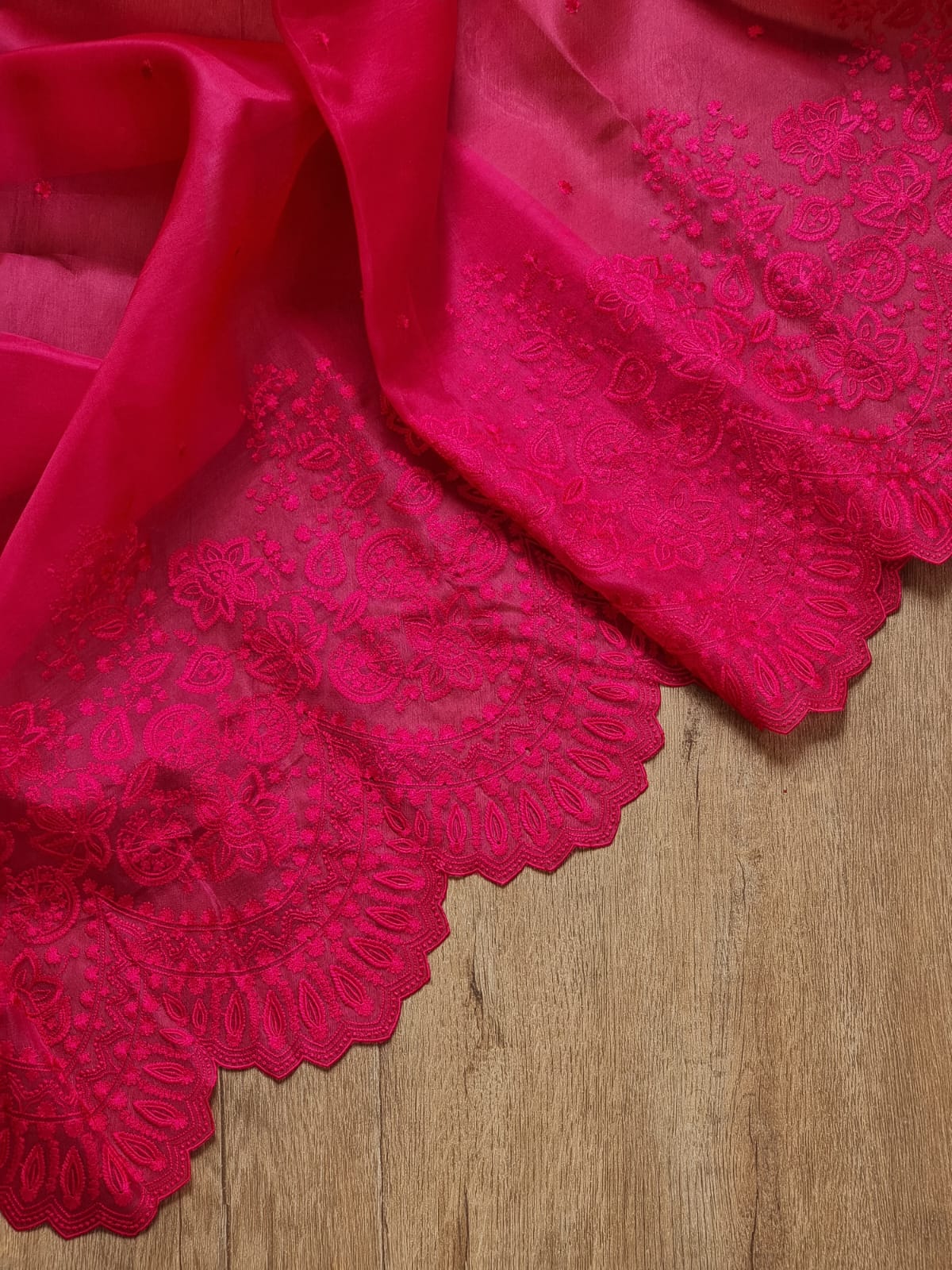 Pure Organza Silk Torani Cutwork Scallop Saree - styled full look