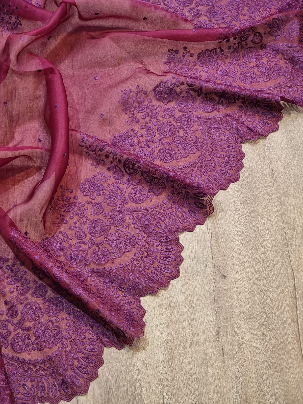 Pure Organza Silk Torani Cutwork Scallop Saree - blouse back detail