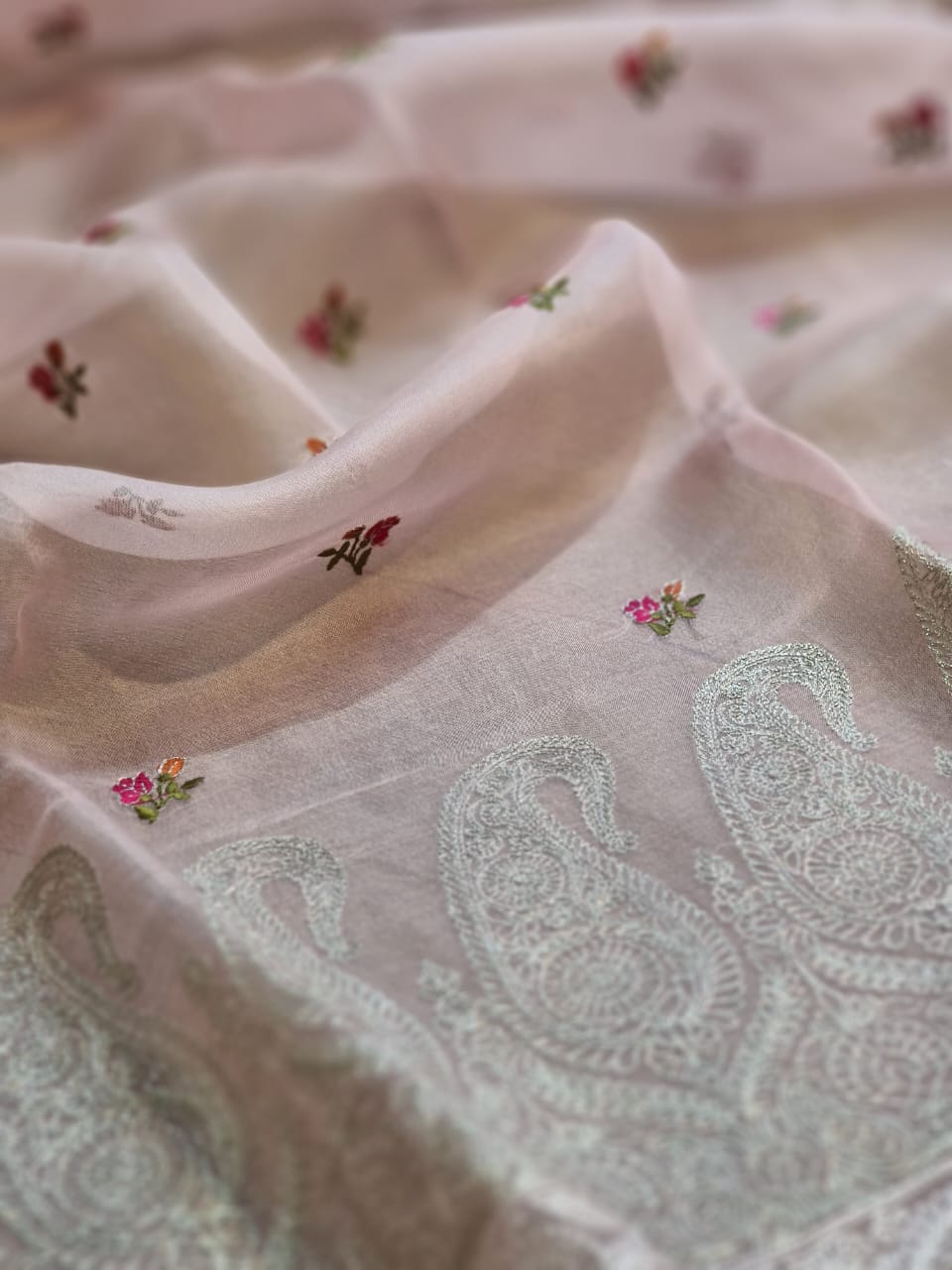 Pure Organza Silk Embroidery Zari Work Iscurt Buti Saree with crochet lace and sleeves work blouse - Resham Wala