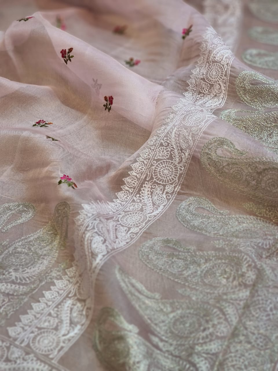 Pure Organza Silk Embroidery Zari Work Iscurt Buti Saree with crochet lace and sleeves work blouse - Resham Wala