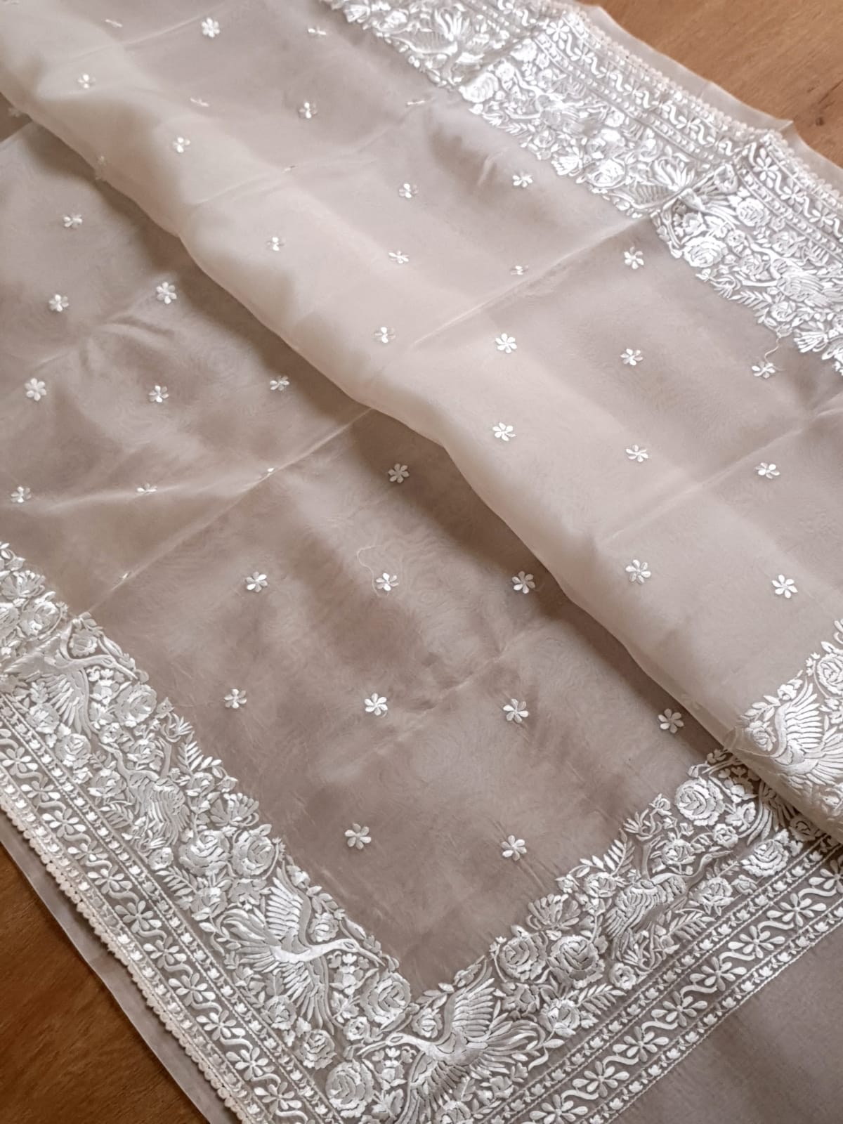 Pure Organza Silk Parsigara Embroidery Saree - crochet lace border close-up
