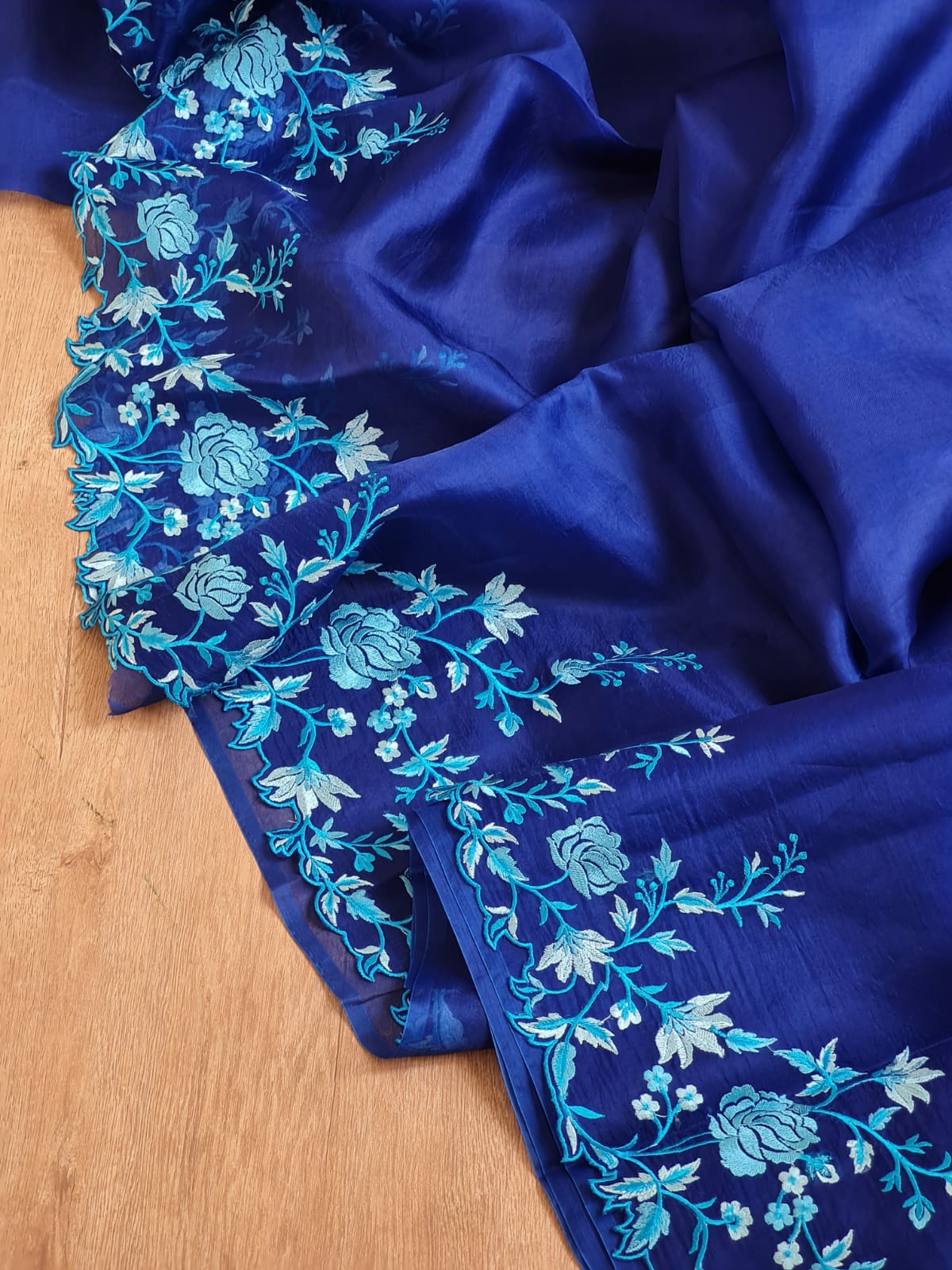 Pure Organza Silk Tilfy Embroidery Saree - scallop cutwork border close-up