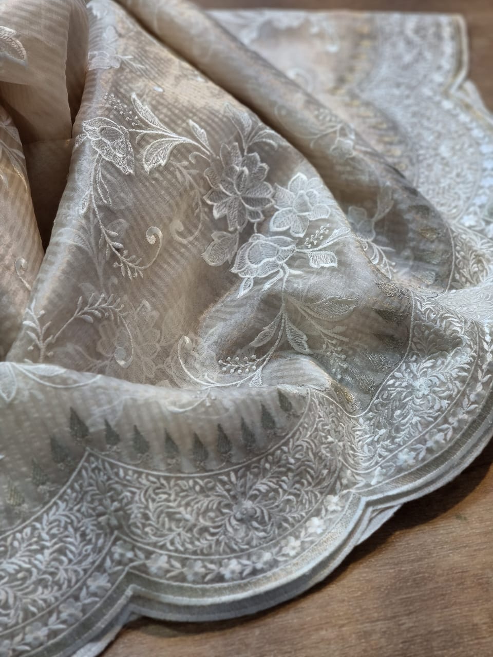Pure Organza Silk Tissue Stripe Cutwork Jaal Saree - cutwork jaal embroidery detail