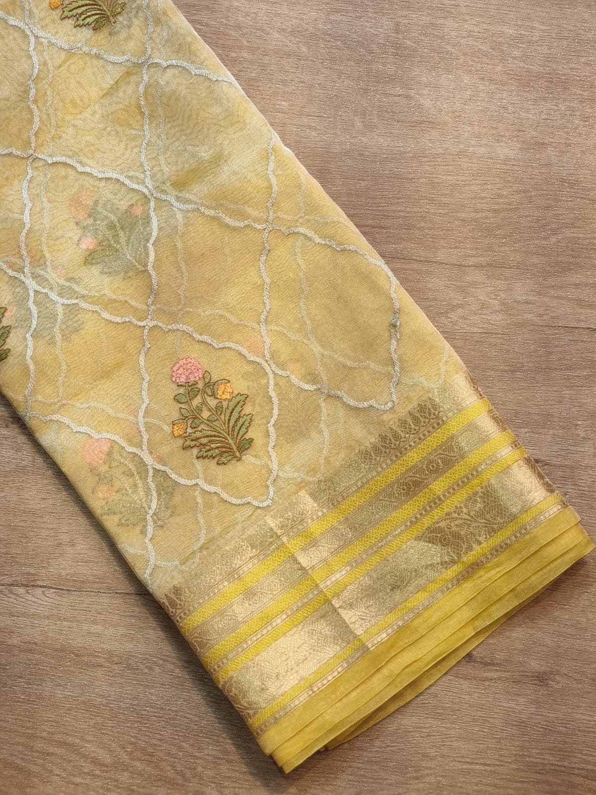 Pure Organza Tissue Jaal Banarasi Border Saree - zari border shine detail