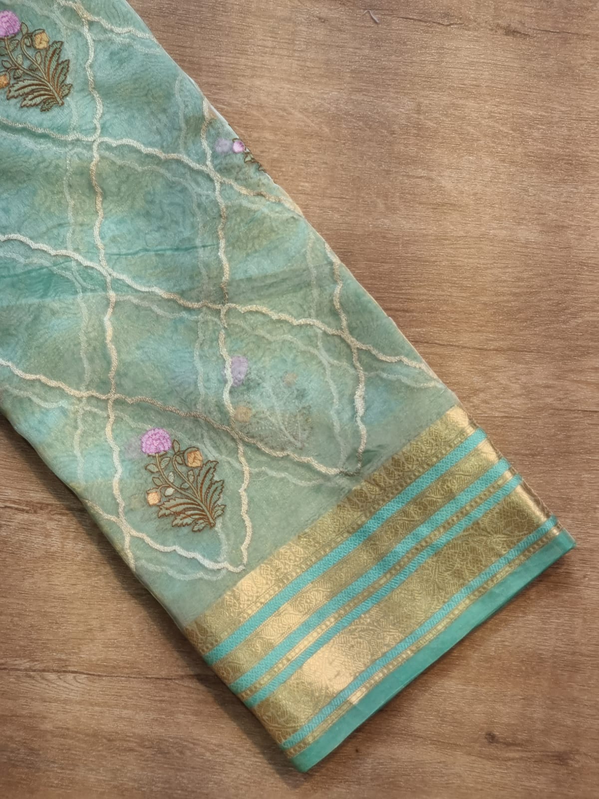 Pure Organza Tissue Jaal Banarasi Border Saree - waist drape view
