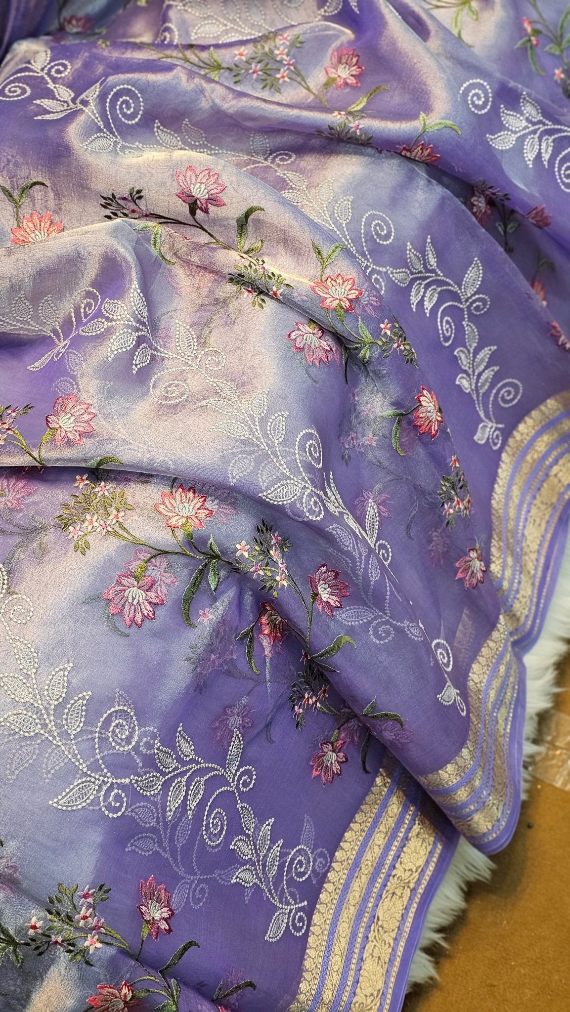 Luxurious Pure Tissue Organza Silk Katan Floral Embroidery Saree - Resham Wala