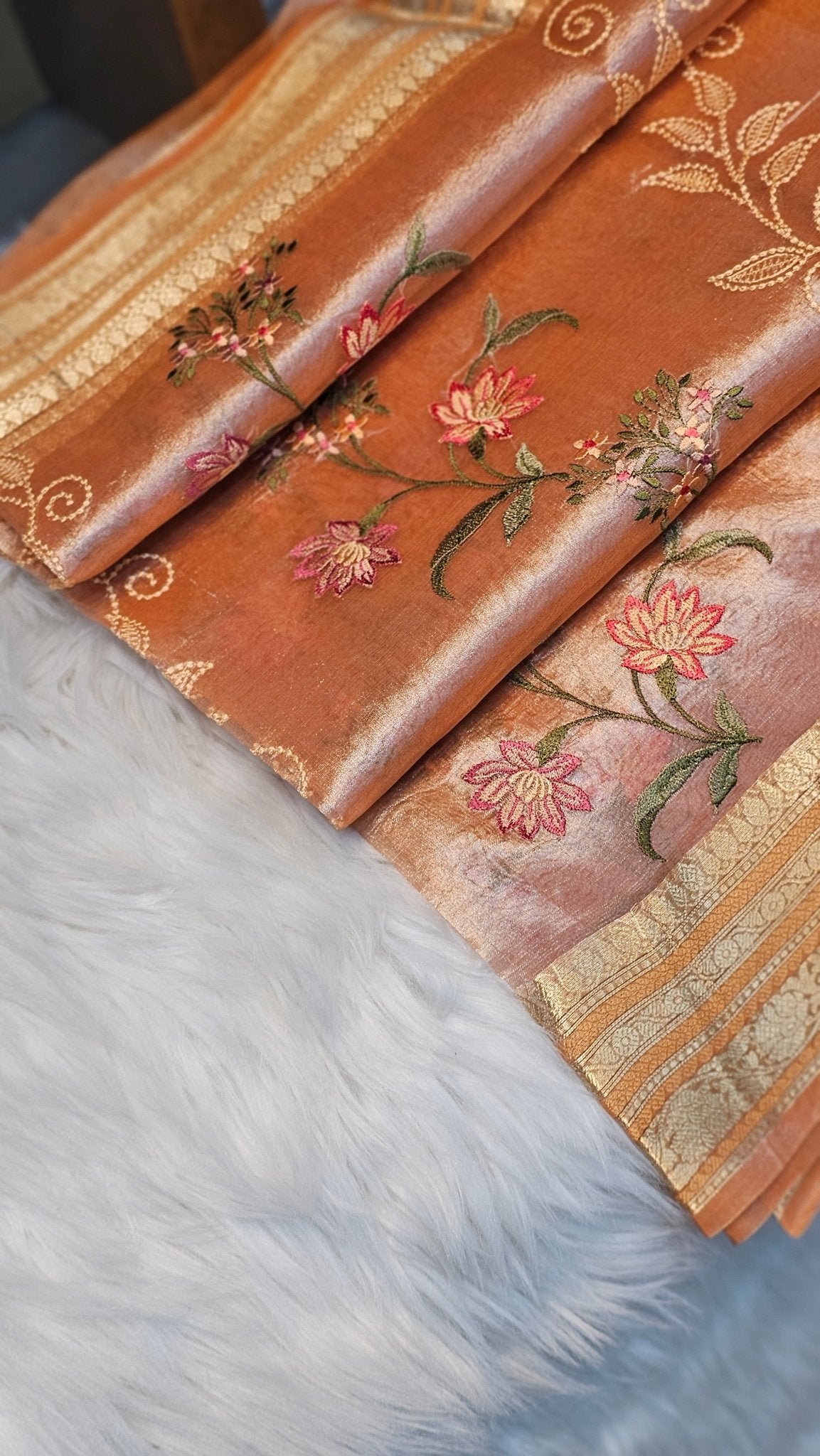 Luxurious Pure Tissue Organza Silk Katan Floral Embroidery Saree - Resham Wala