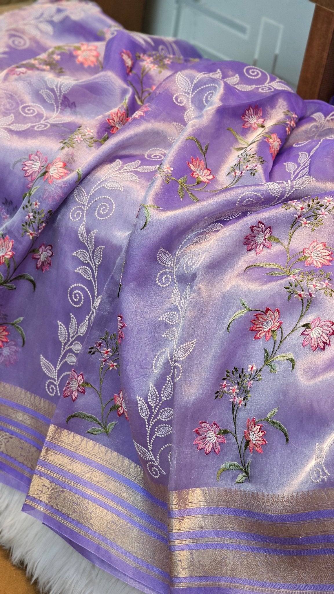 Luxurious Pure Tissue Organza Silk Katan Floral Embroidery Saree - Resham Wala