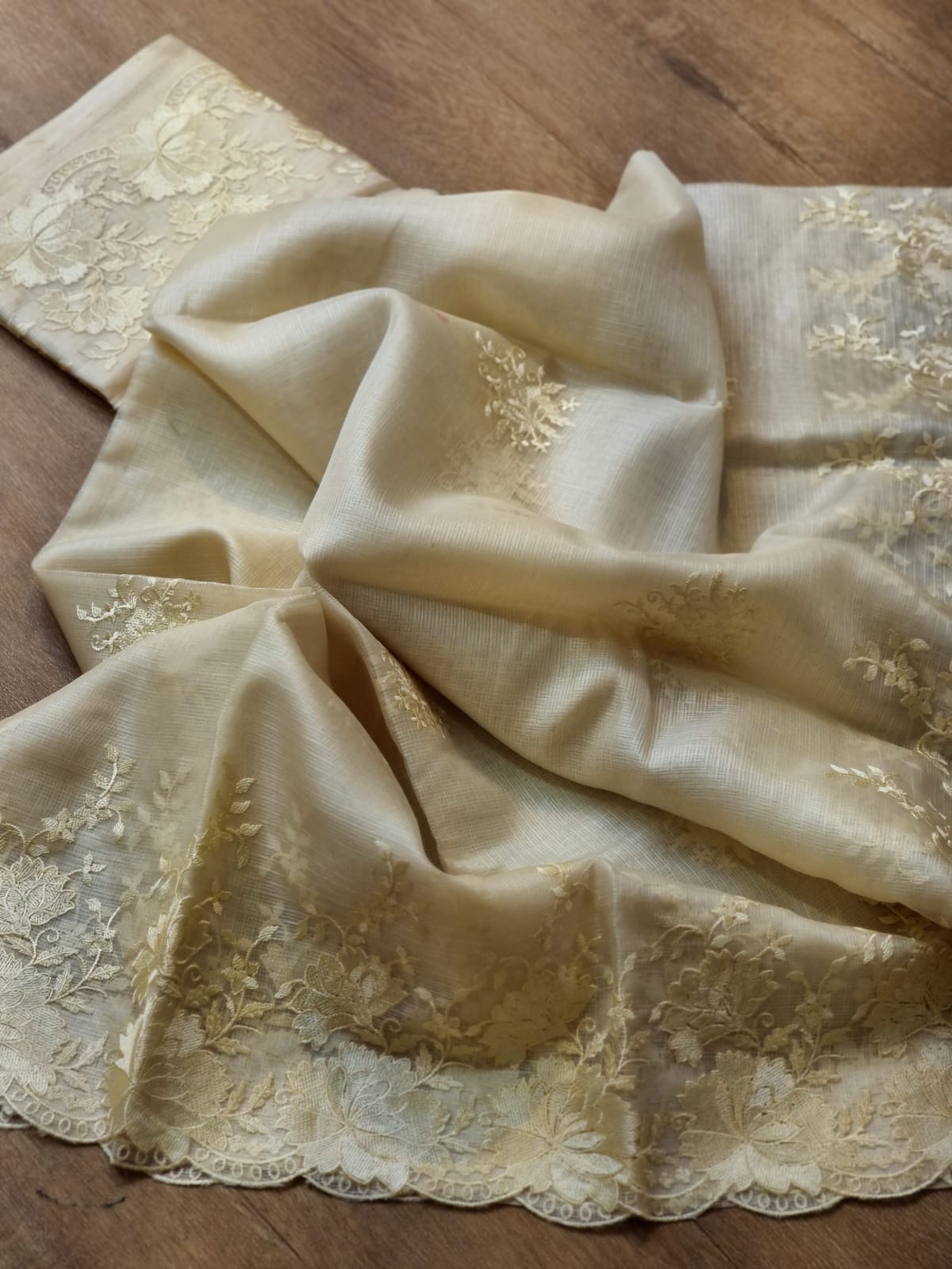 Pure Tussar Kota Silk Cutwork Scallop Saree - scallop edge detail