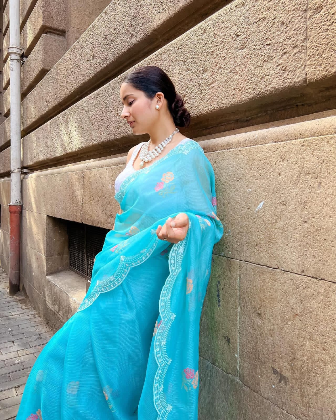 Pure Tussar Kota Silk Cross-stitch Buta Saree - model wearing saree with jewellery