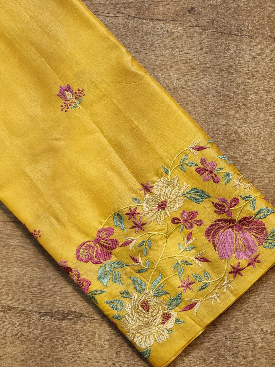 Pure Tussar Silk Border Embroidery Saree - plain blouse detail